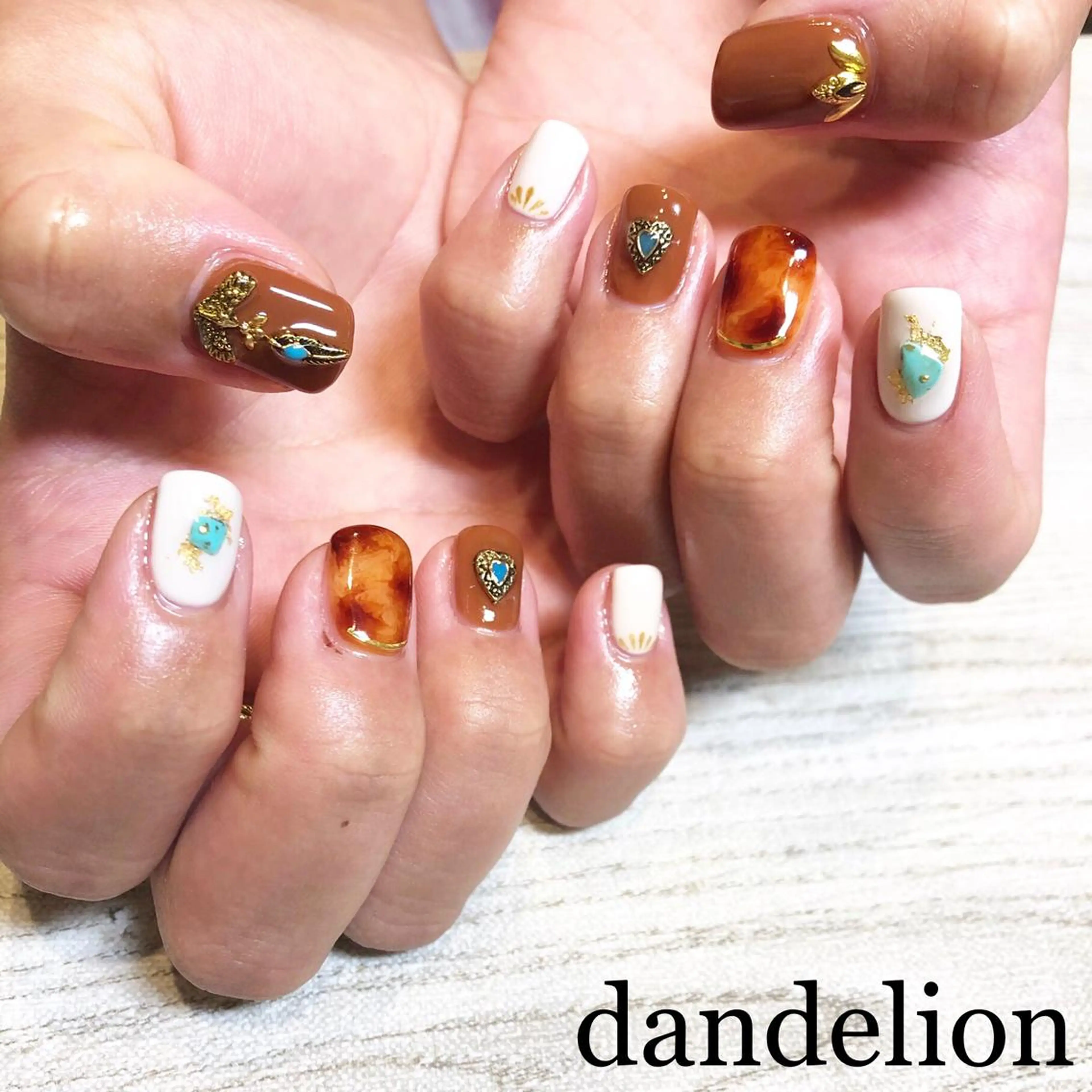 ネイル ハンドネイル ハンドケア dandelion ダンデライオンのネイルデザイン