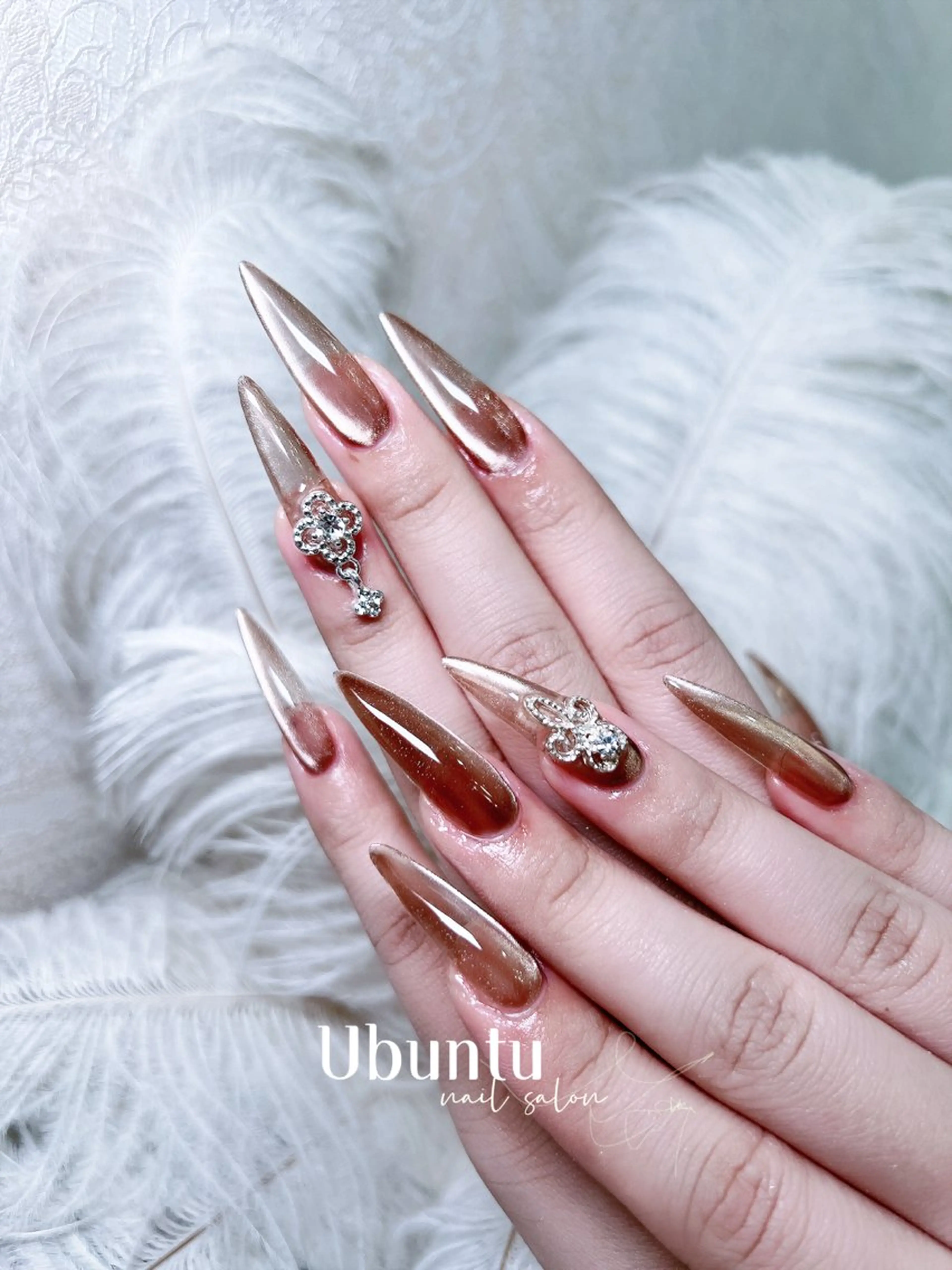 ネイル ロングネイル マグネットネイル ハンドネイル Ubuntu🎀 ネイルサロン✨のネイルデザイン