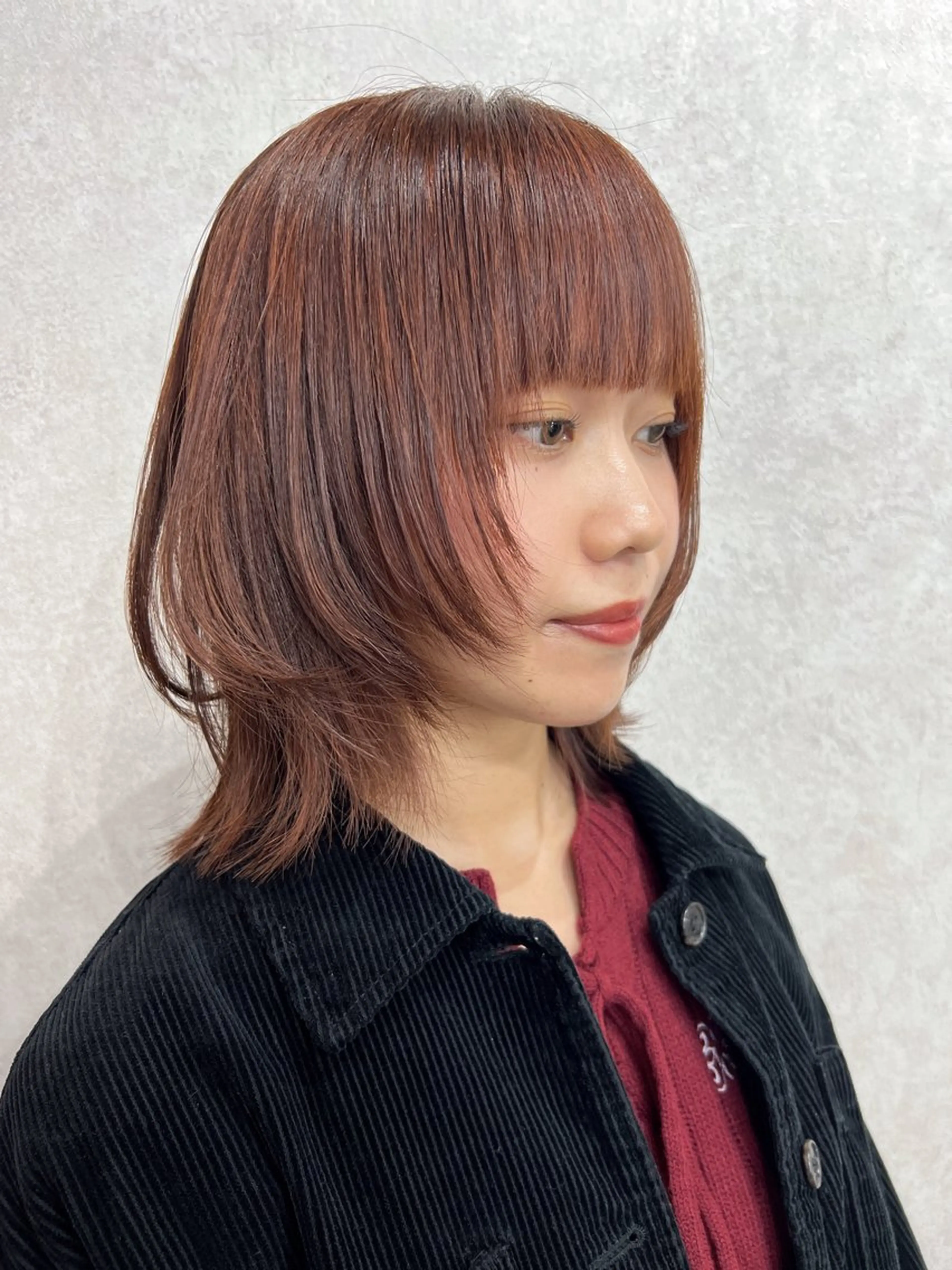 ミディアム カット トリートメント maya レイヤーカットのヘアスタイル