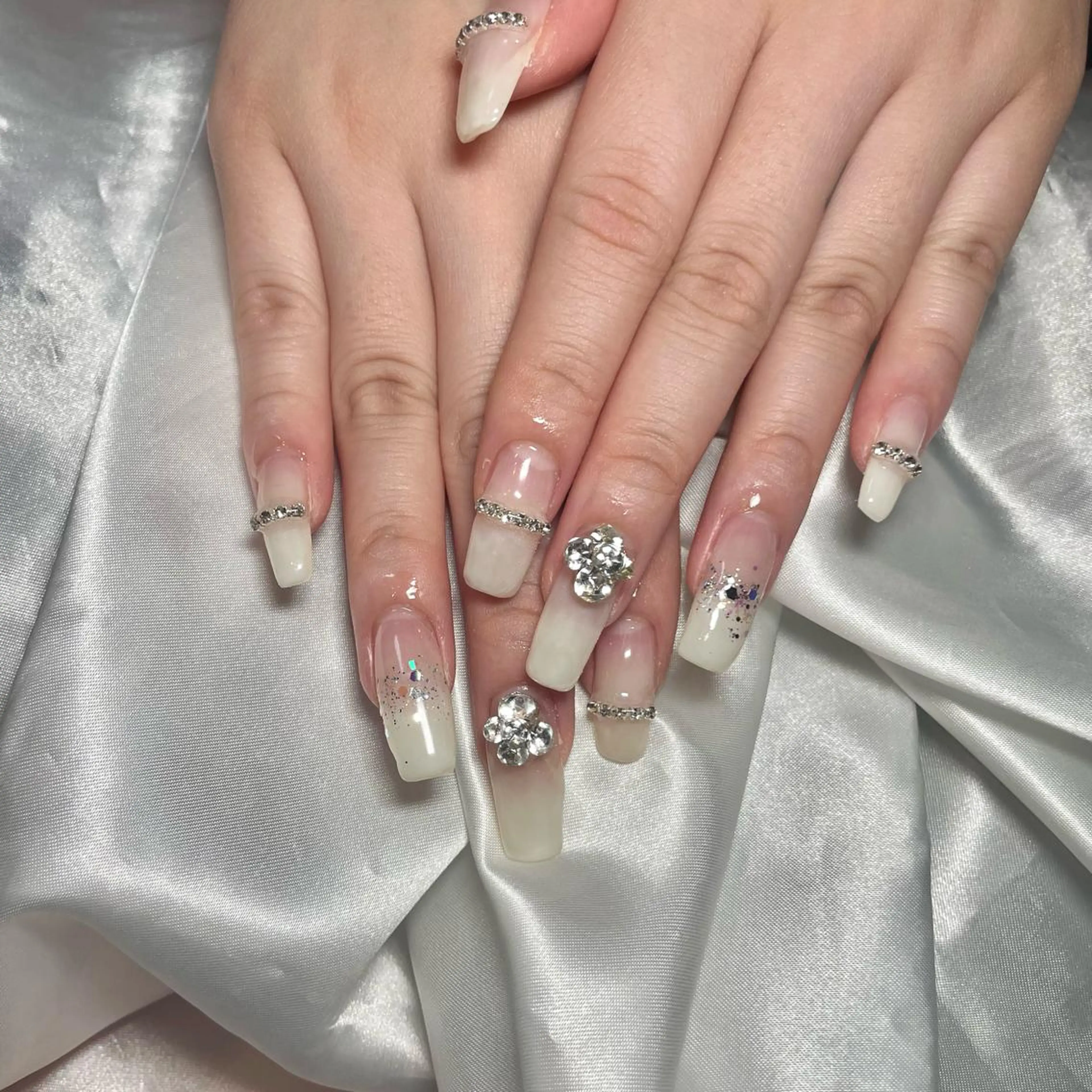 ネイル ホワイト Joint_ nailのネイルデザイン