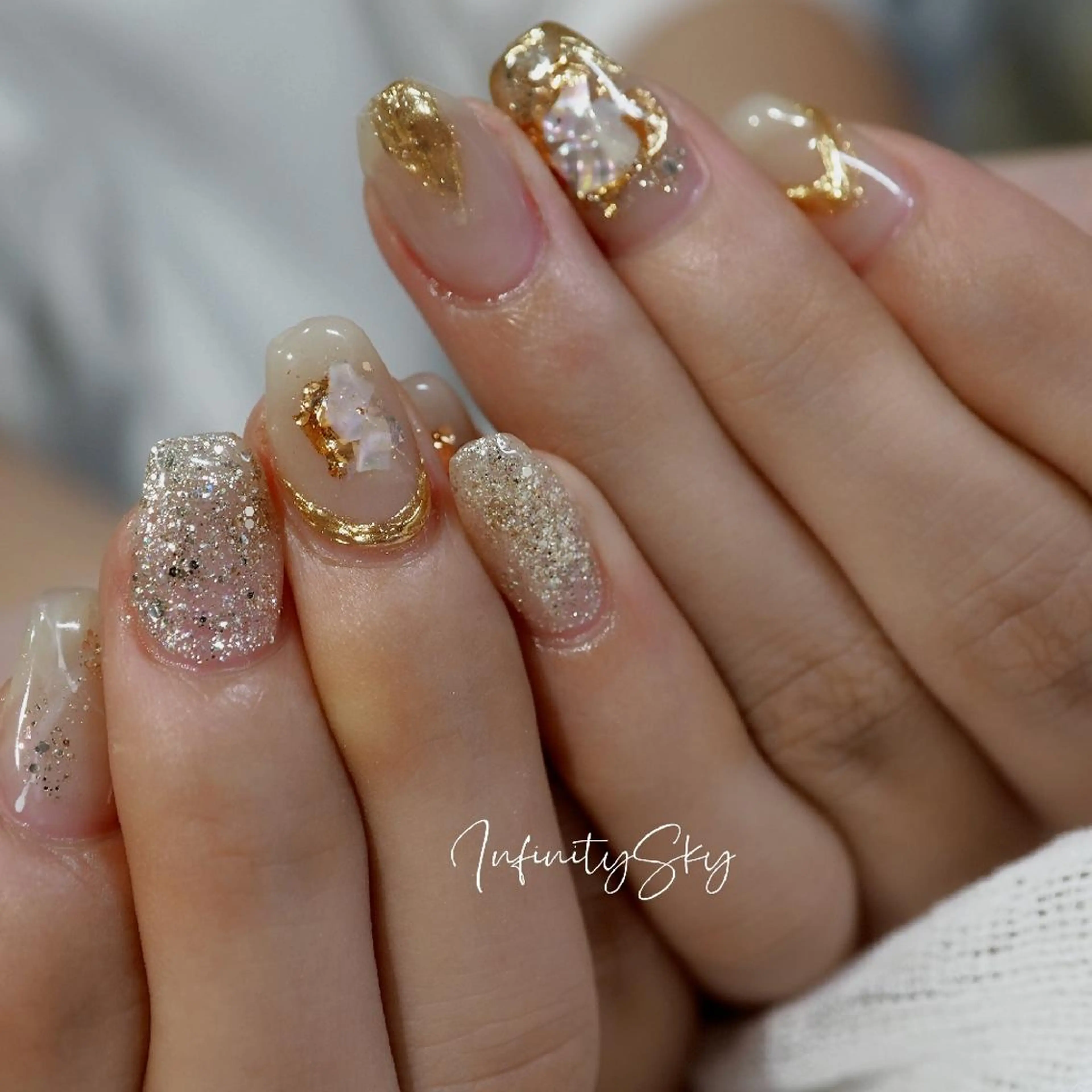 ネイル ニュアンスネイル infinity skyのネイルデザイン