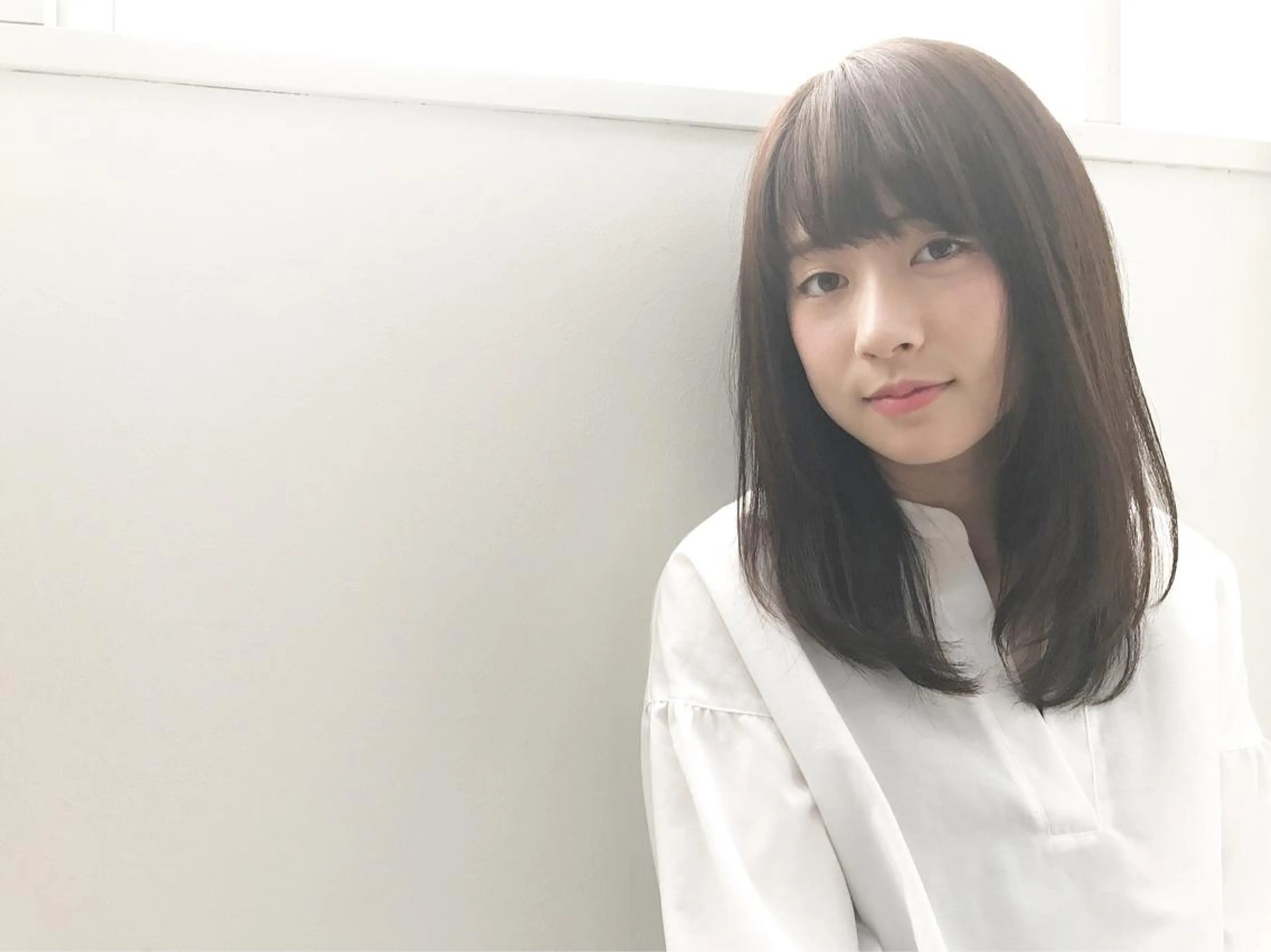 セミロング カラー 鎌田 祥江のヘアスタイル