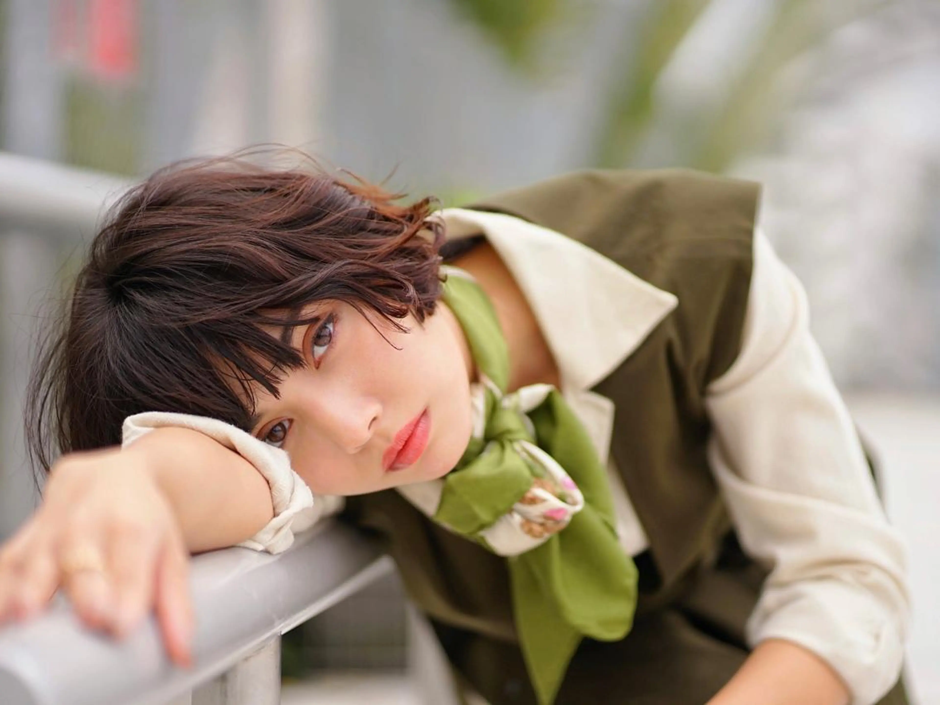 セミロング カラー パーマ ヘアアレンジ アディクシーカラー アッシュ バレイヤージュ ベージュカラー ブリーチ newi grande 横浜店のヘアスタイル