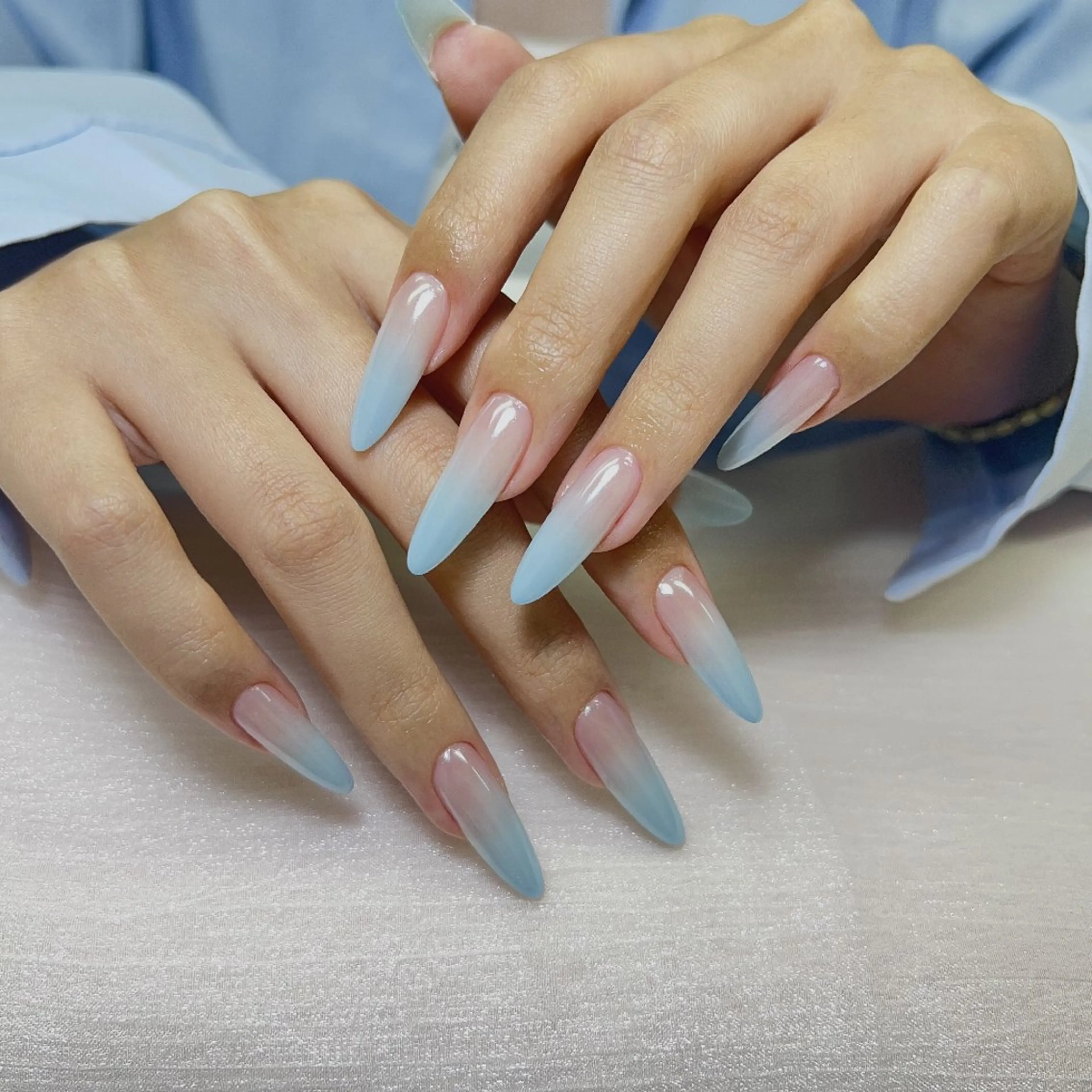 【初回オフ無料】《チップ長さだし》グラデーションの写真