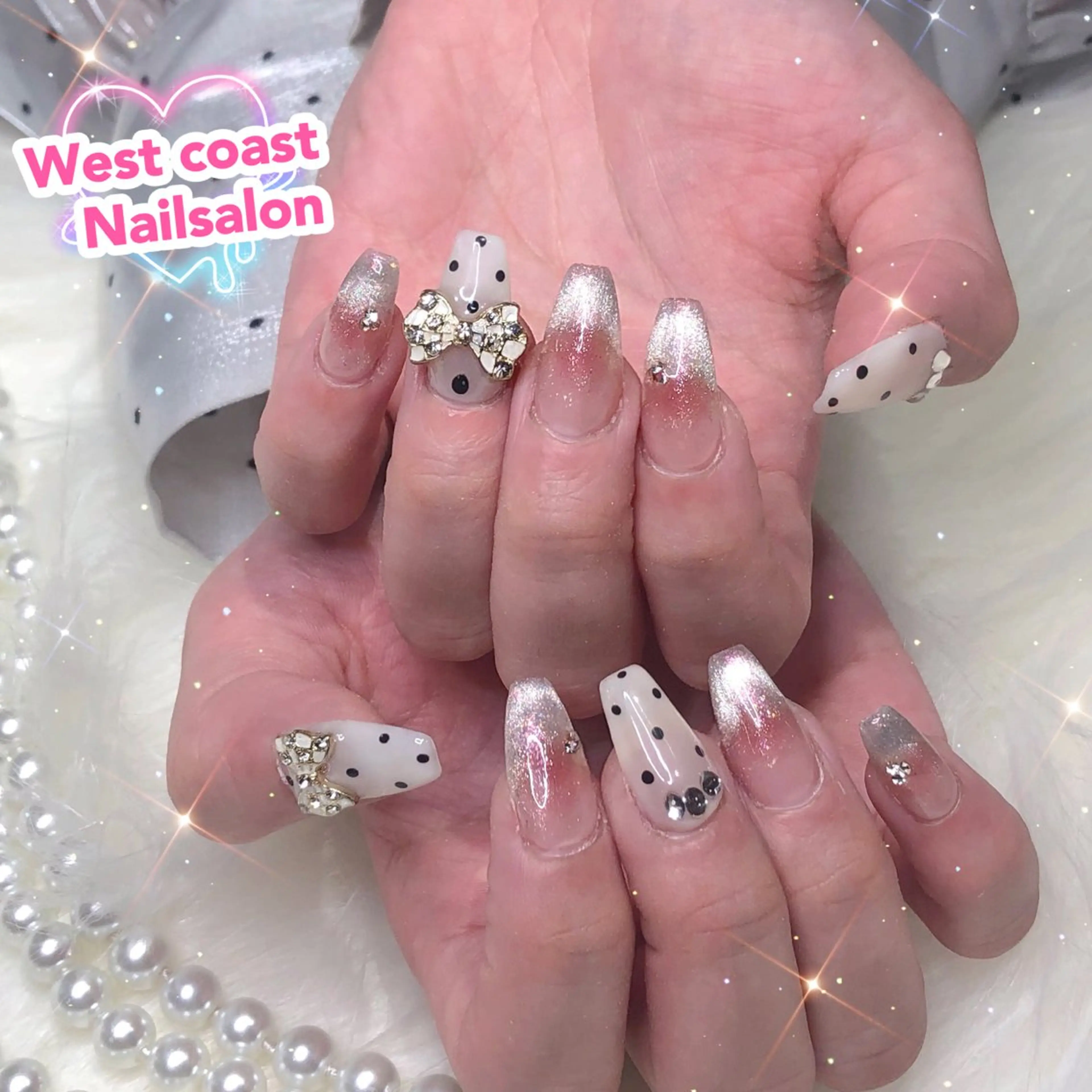 ネイル グラデーション 韓国ネイル マグネットネイル 持ち込み ニュアンスネイル ハンドネイル リボン、ガーリー パーツ放題専門店のネイルデザイン