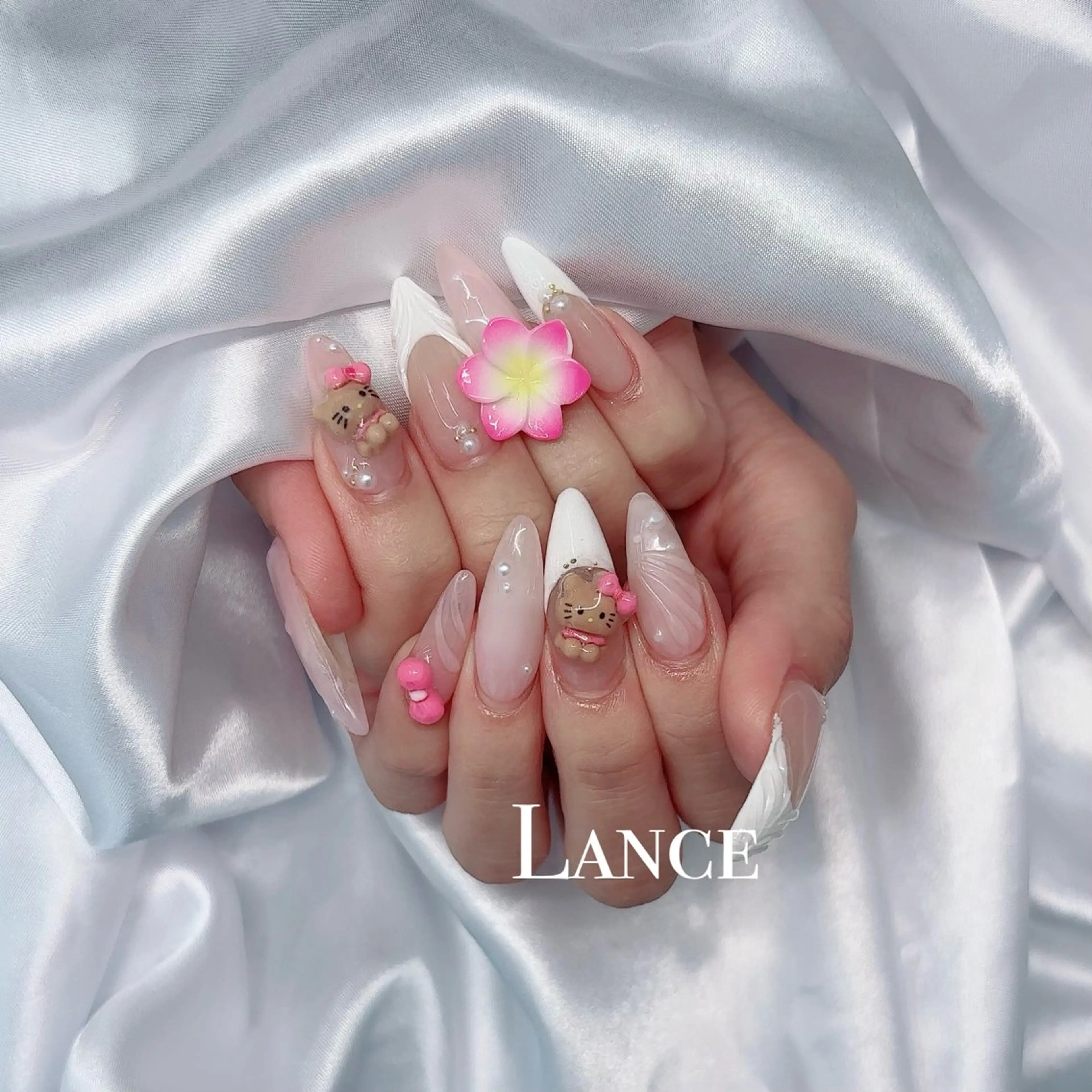 ネイル オーロラネイル ブルー フットネイル 氷ネイル・うるうるネイル キラキラネイル ハンドネイル Lance nailのネイルデザイン