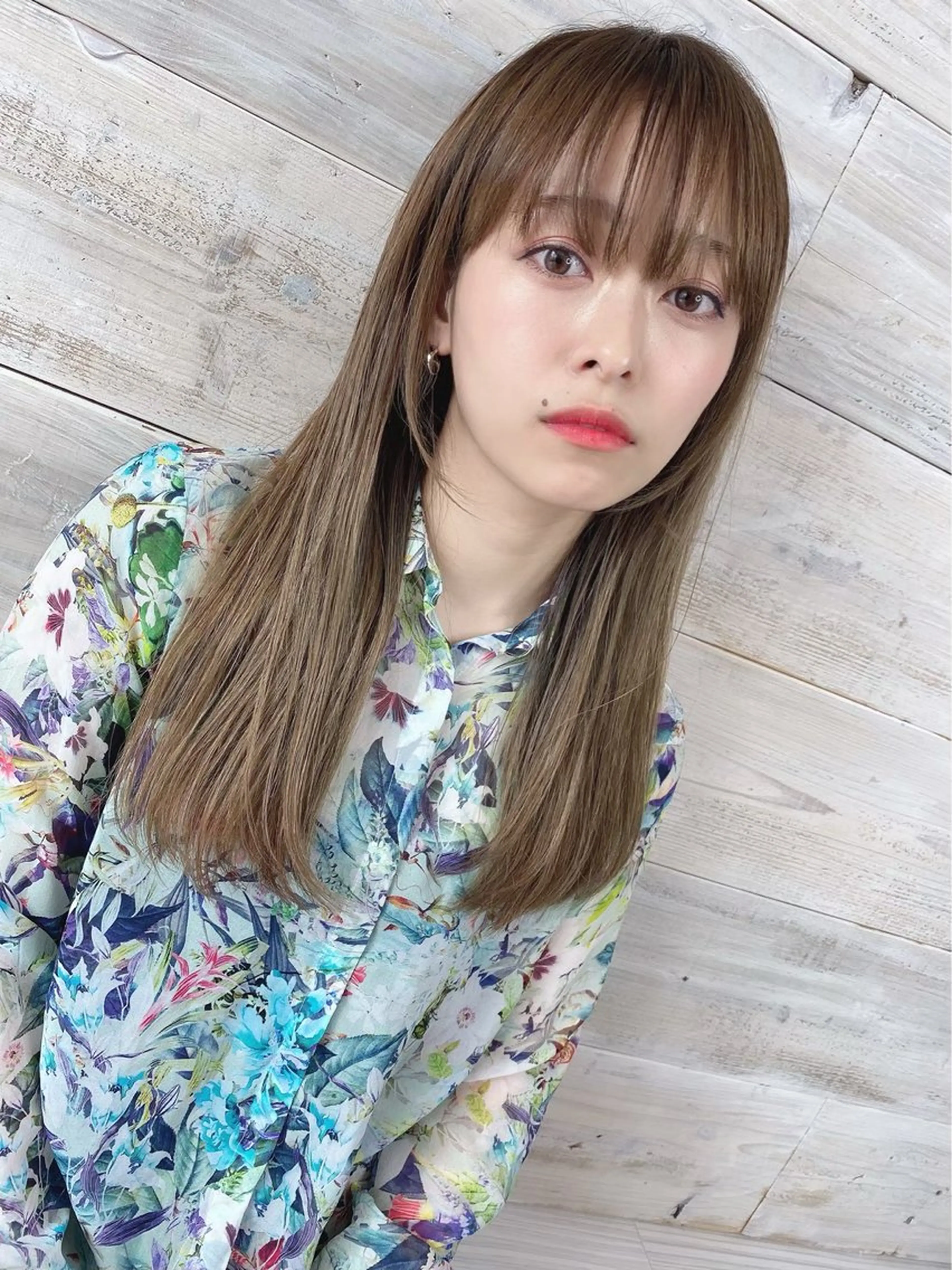 ロング レイヤーカット/ 透明感カラー/白石のヘアスタイル