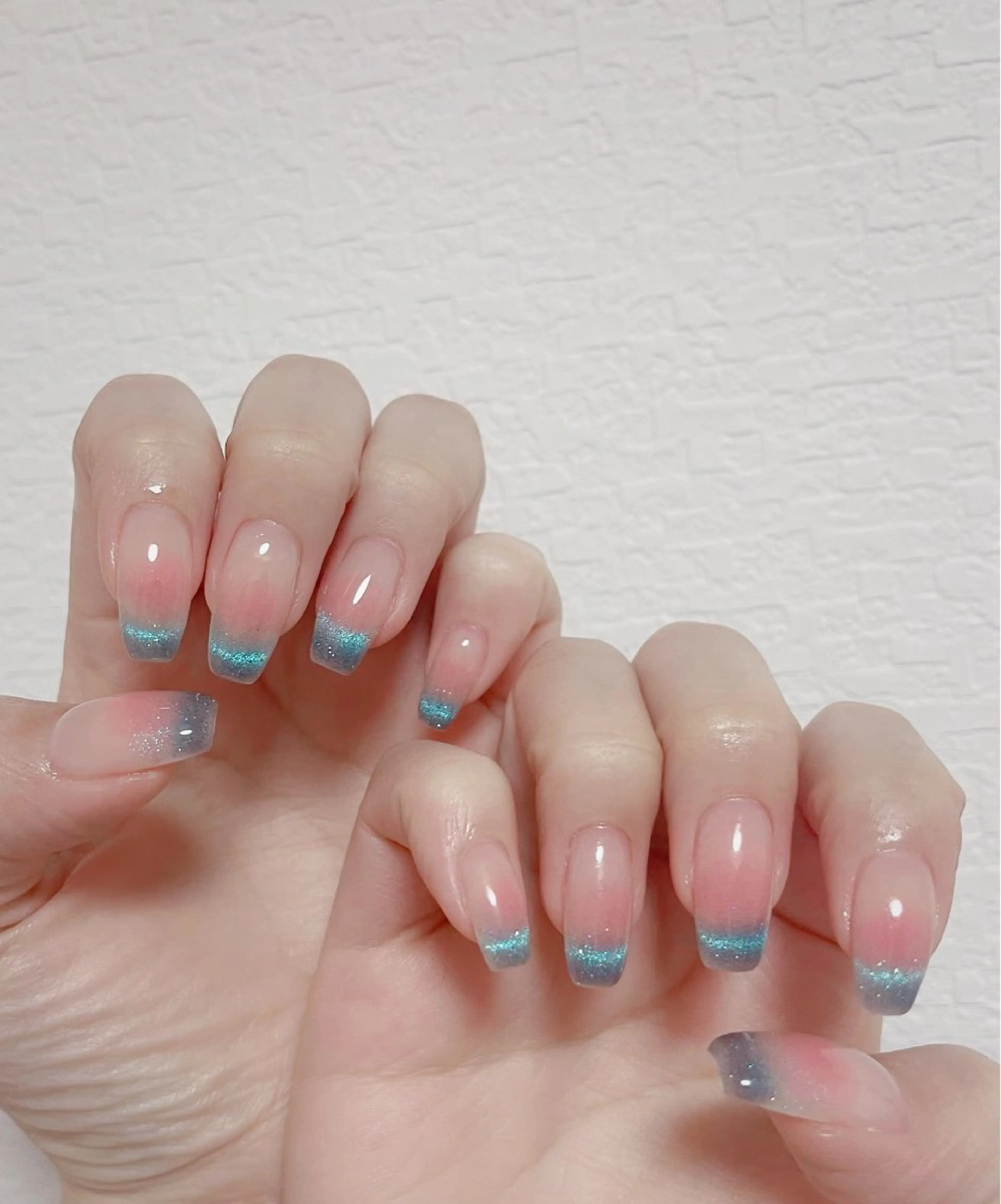 ネイル オーロラネイル 長さ出し フットネイル 韓国ネイル ラメ(グリッター) ハンドネイル 👍thumbs up nail👍のネイルデザイン