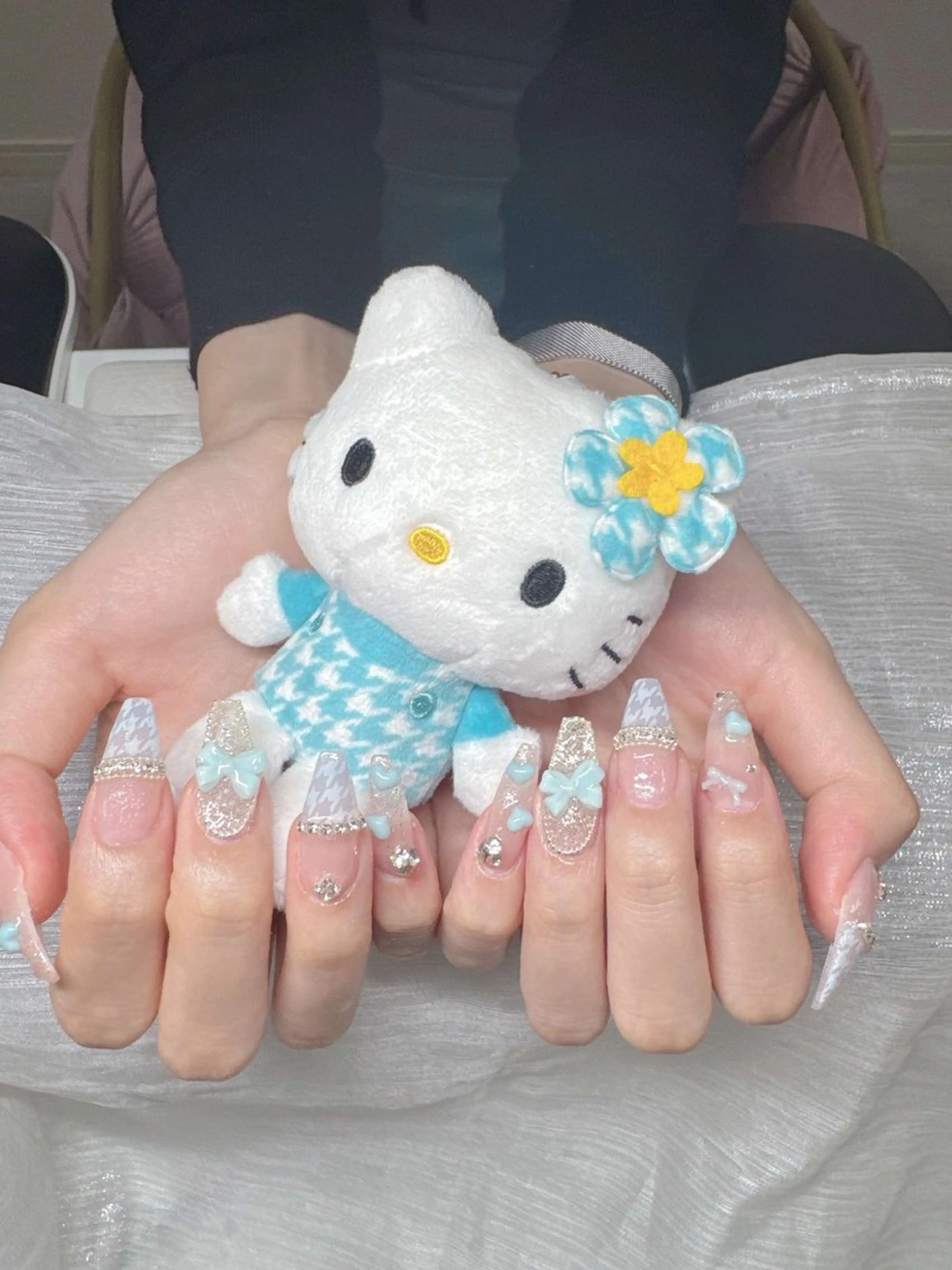 ネイル 長さ出し グラデーション 卒業式 キラキラネイル マグネットネイル Lee Nailsのネイルデザイン