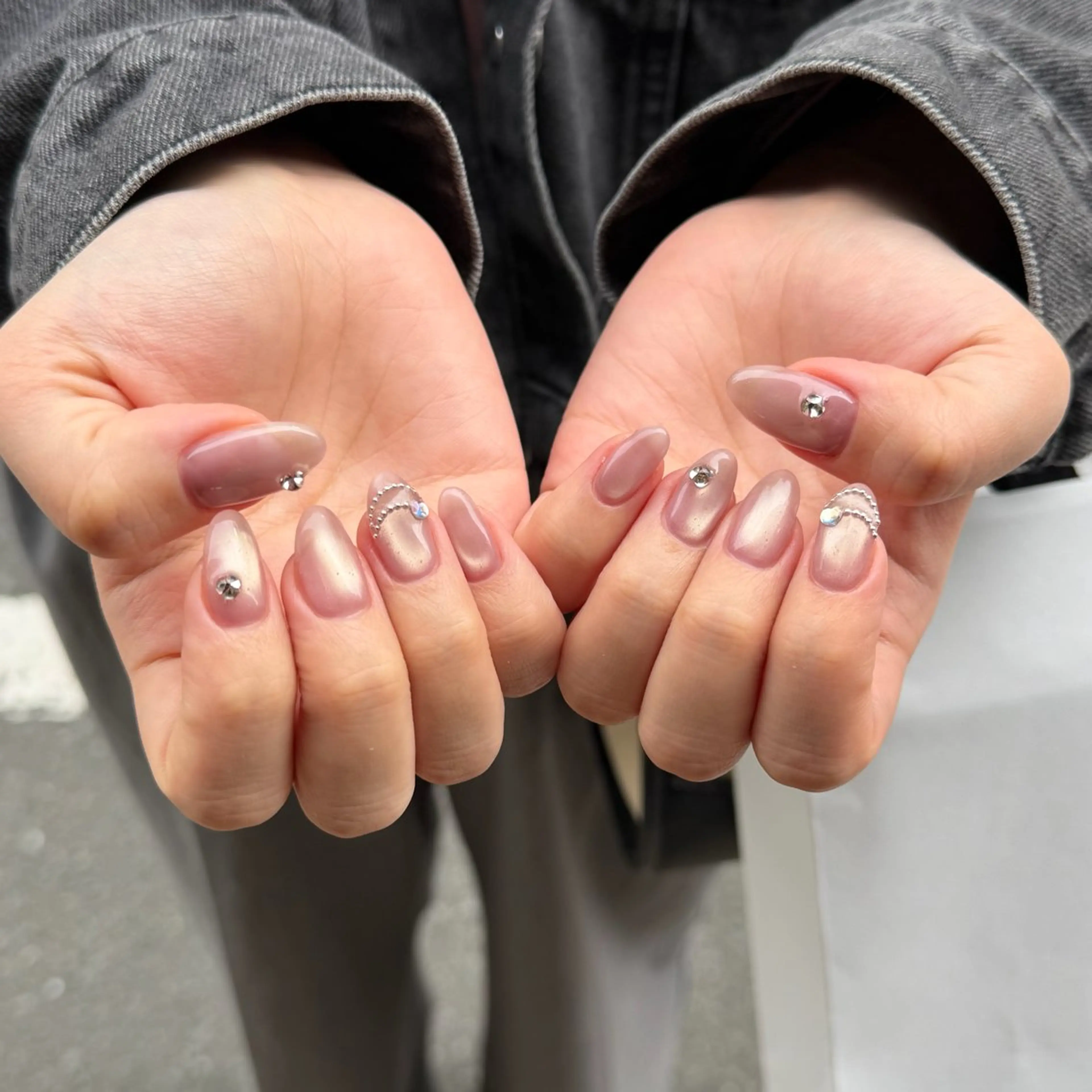 ネイル マグネットネイル ハンドネイル 𝐫𝐚𝐢 𝐧𝐚𝐢𝐥の眉毛・アイブロウイメージ