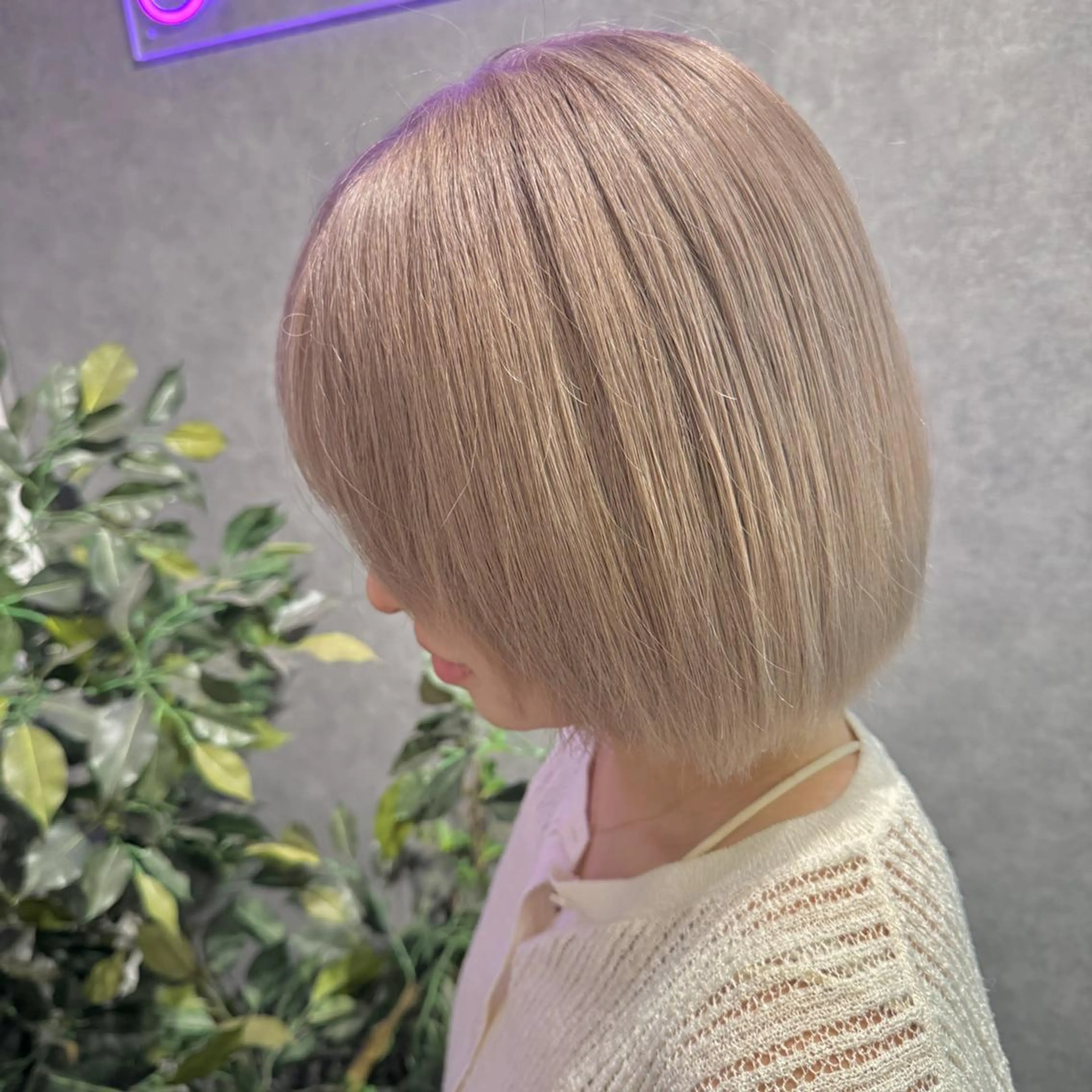 ショート ブリーチカラー コティのヘアスタイル