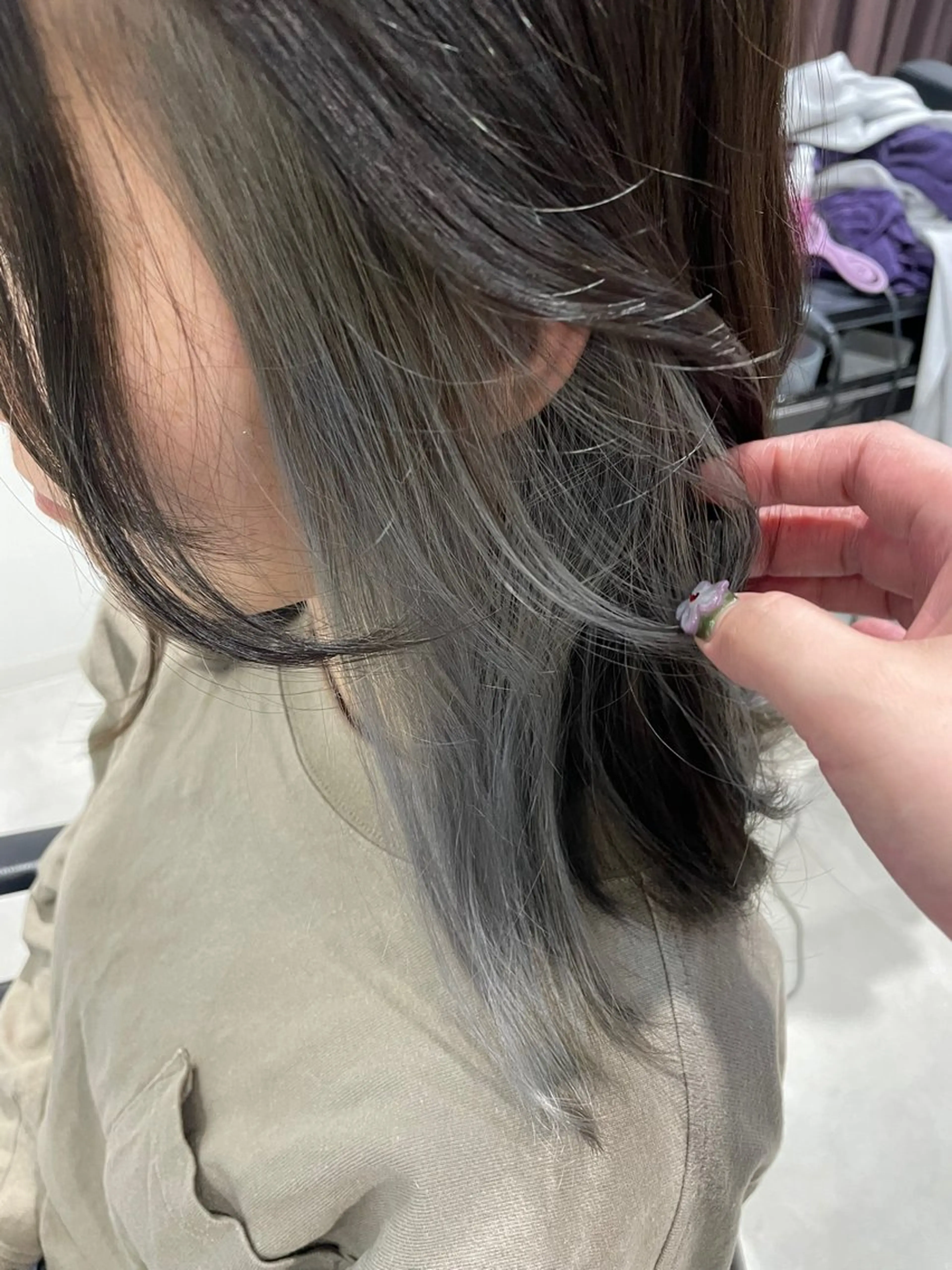 カラー やさかわ ももかのヘアスタイル