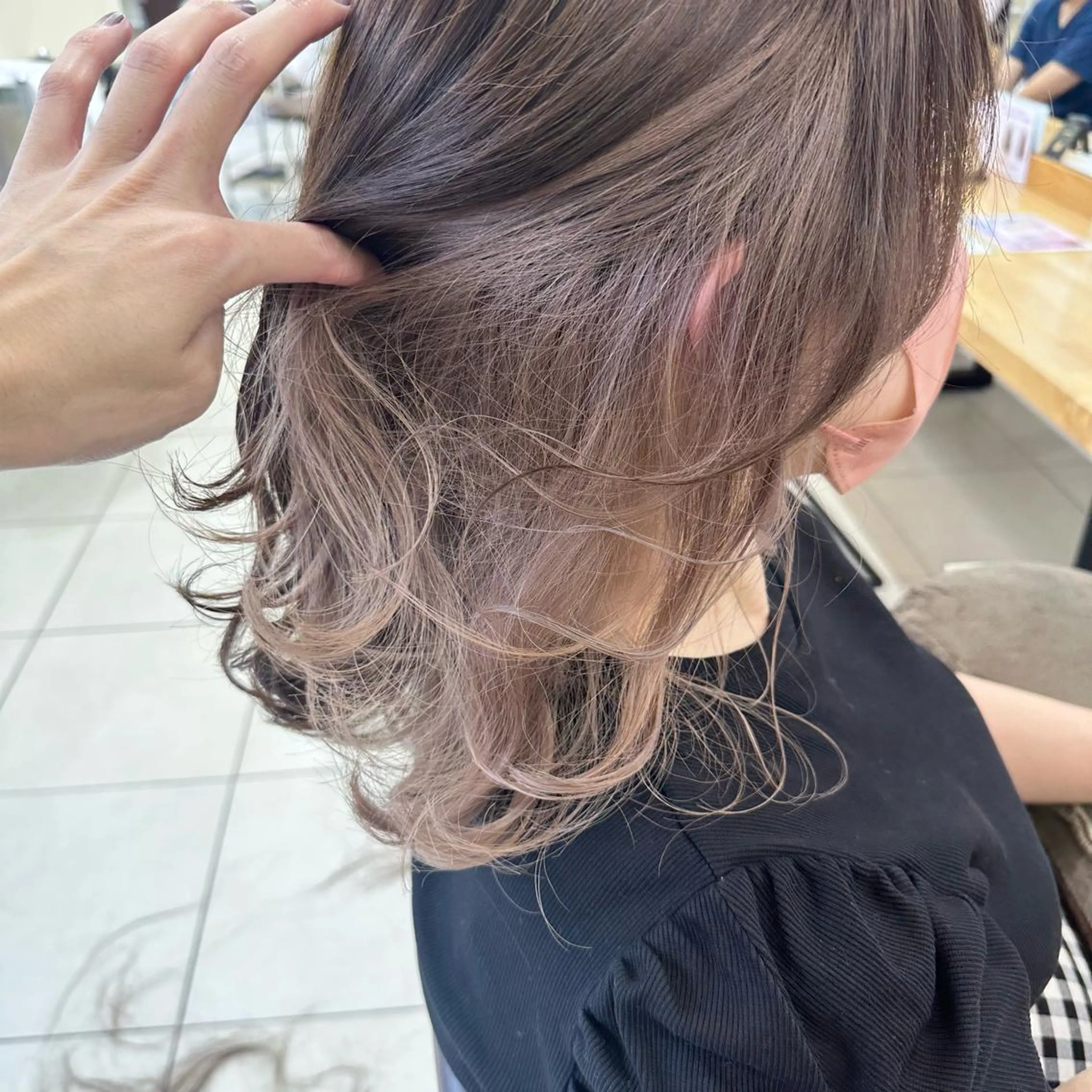 ミディアム カラー ベージュカラー ホワイトベージュ SHUN/ブリーチ/ カラー/臼井/佐倉のヘアスタイル