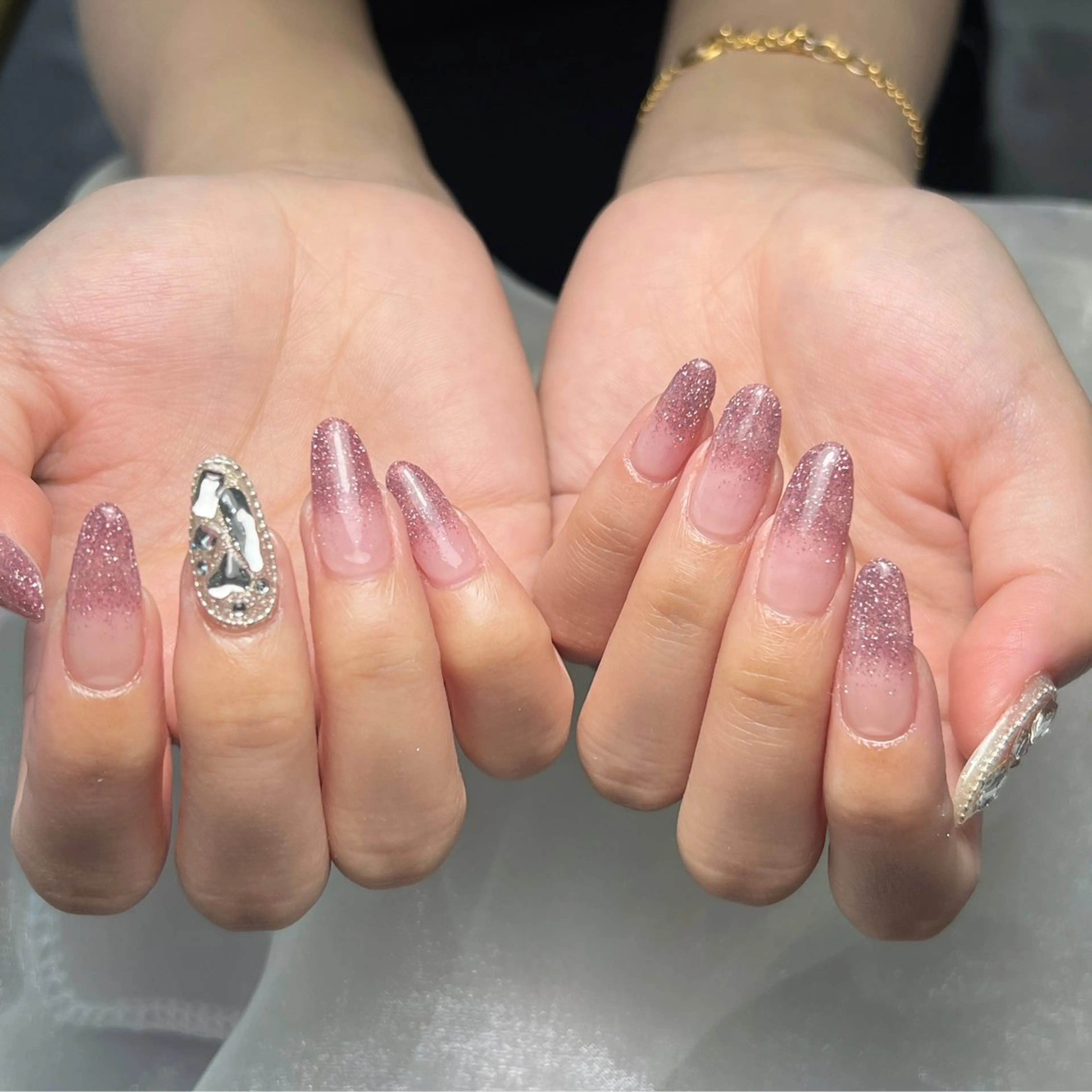 ネイル キラキラネイル ハンドネイル 🫧M. nailsのネイルデザイン