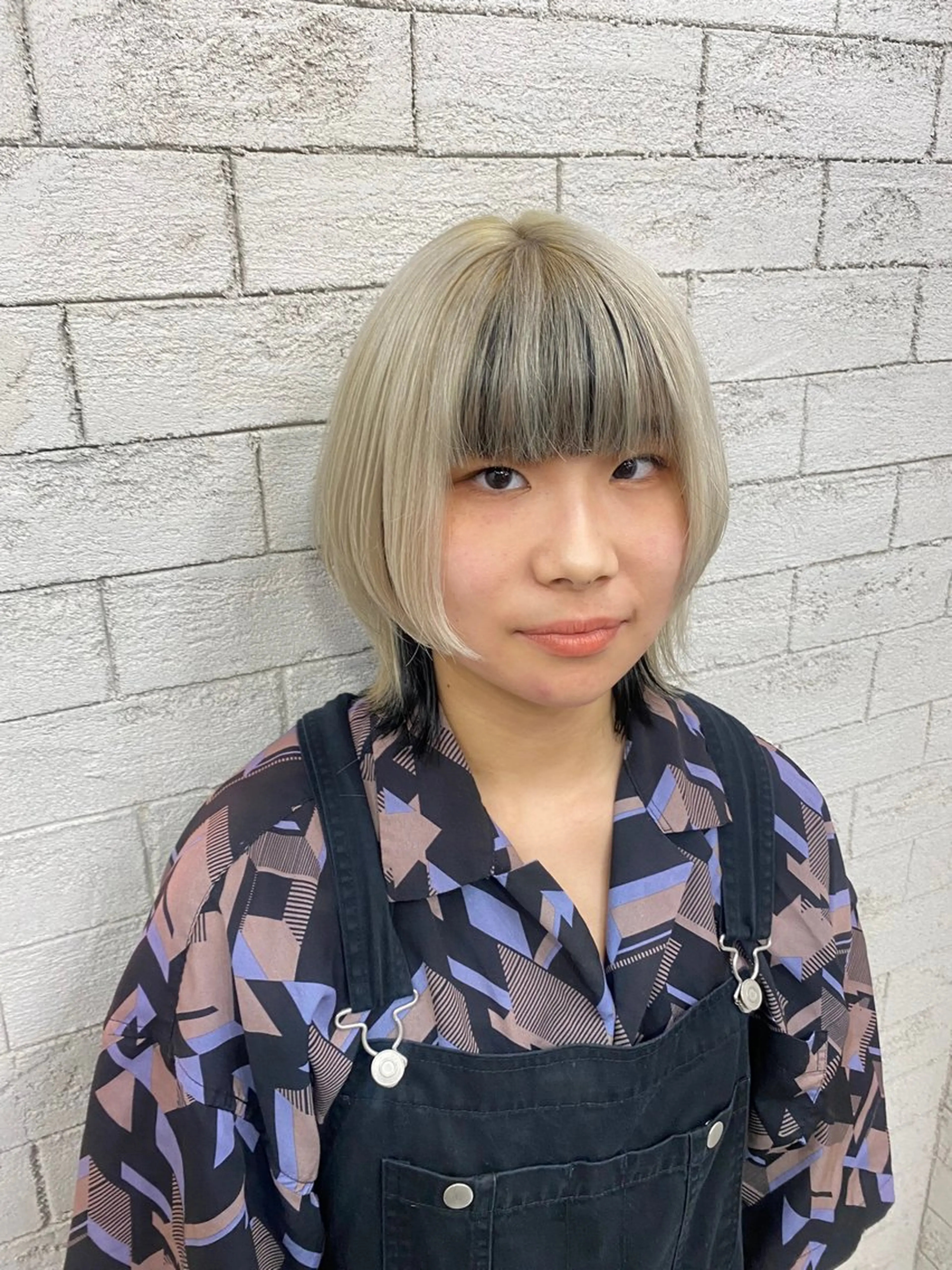 セミロング カラー 黒髪 デザインカラー ウルフカット ホワイト系はお任せ /ブリーチ/店長岩崎のヘアスタイル