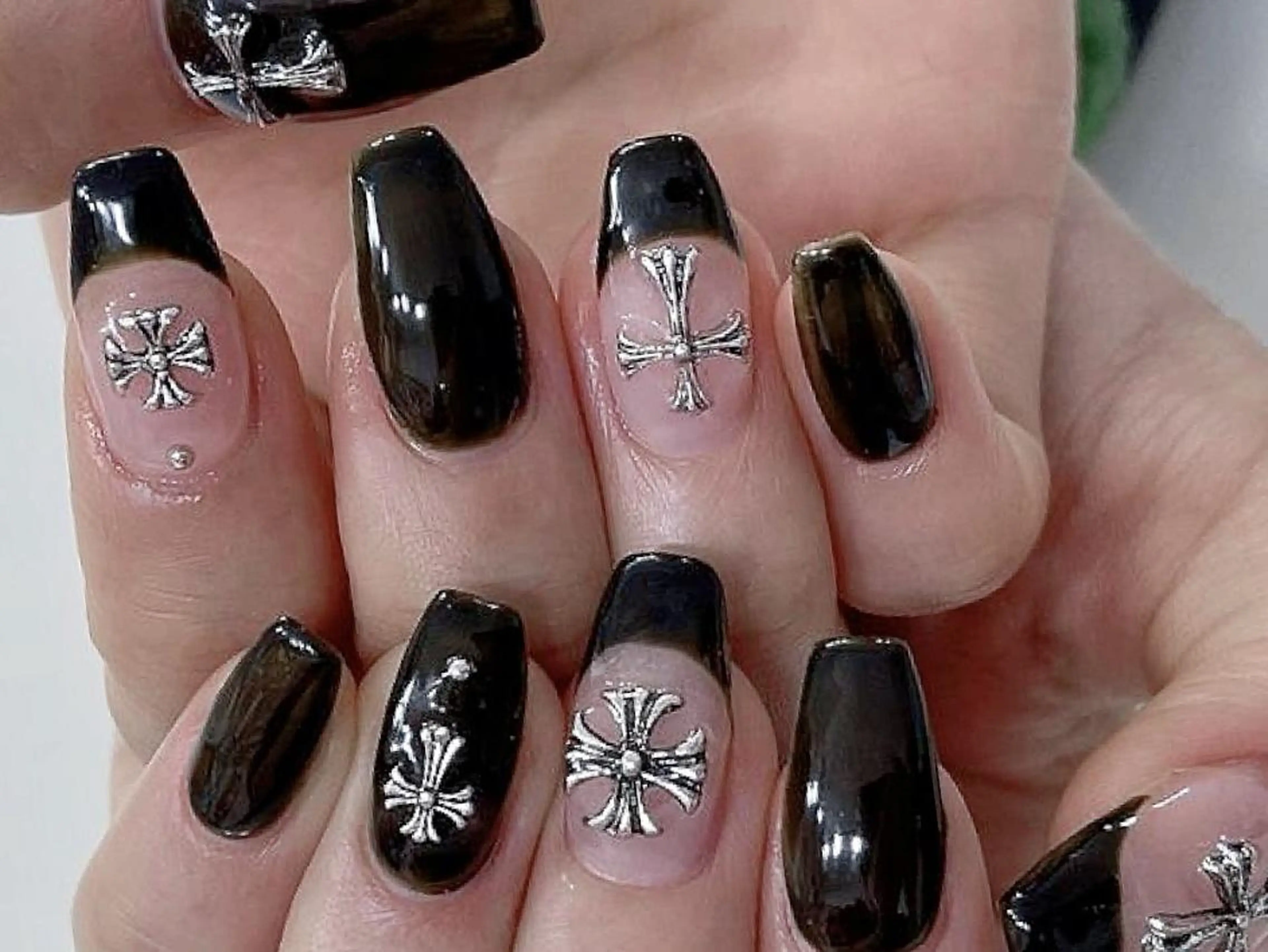 ネイル Rainrain💧 パーツ豊富、やり放題のネイルデザイン