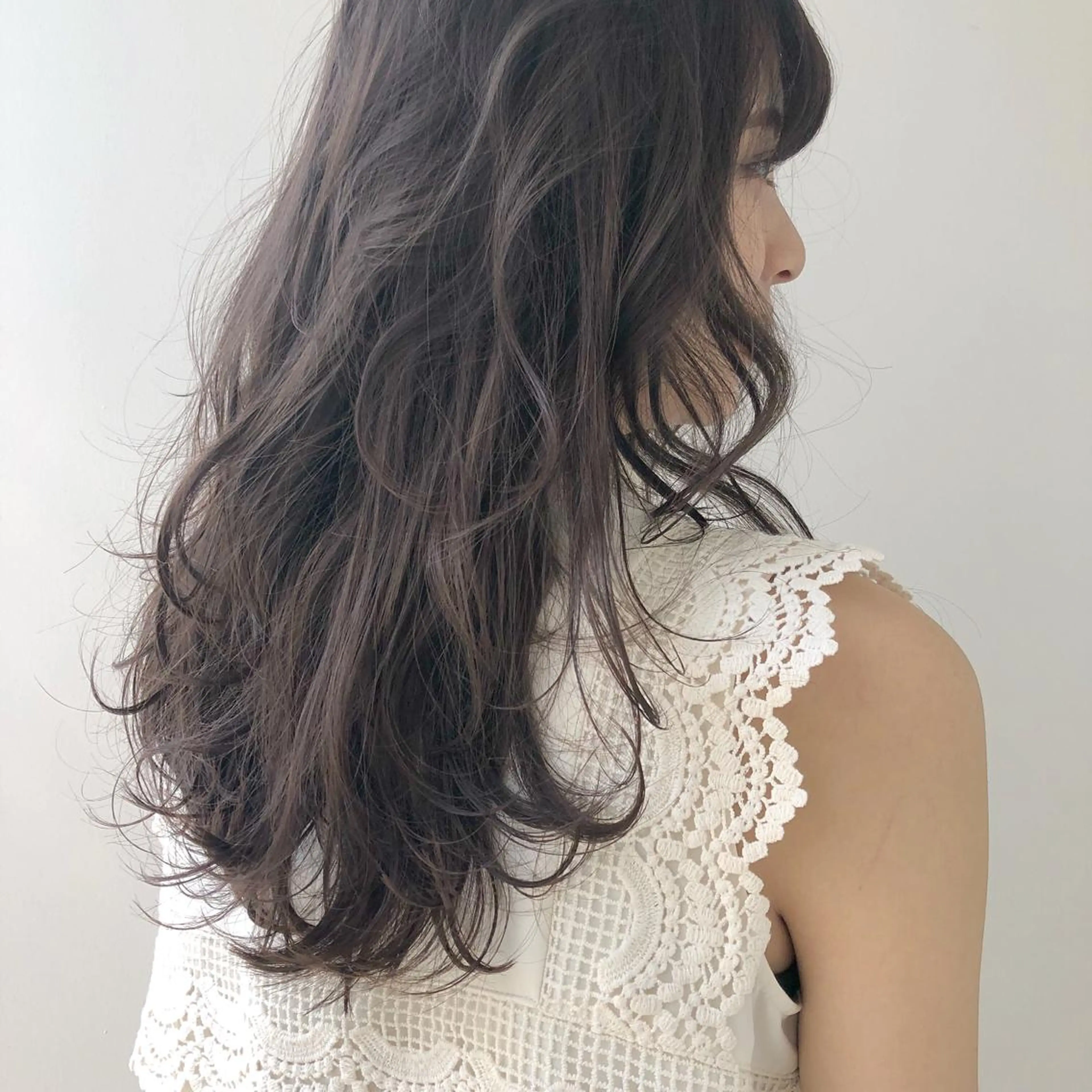 ロング カラー ヘアアレンジ グレージュ ラベンダーカラー ラベンダーグレージュ ラベンダーグレー 榎園 由美のヘアスタイル