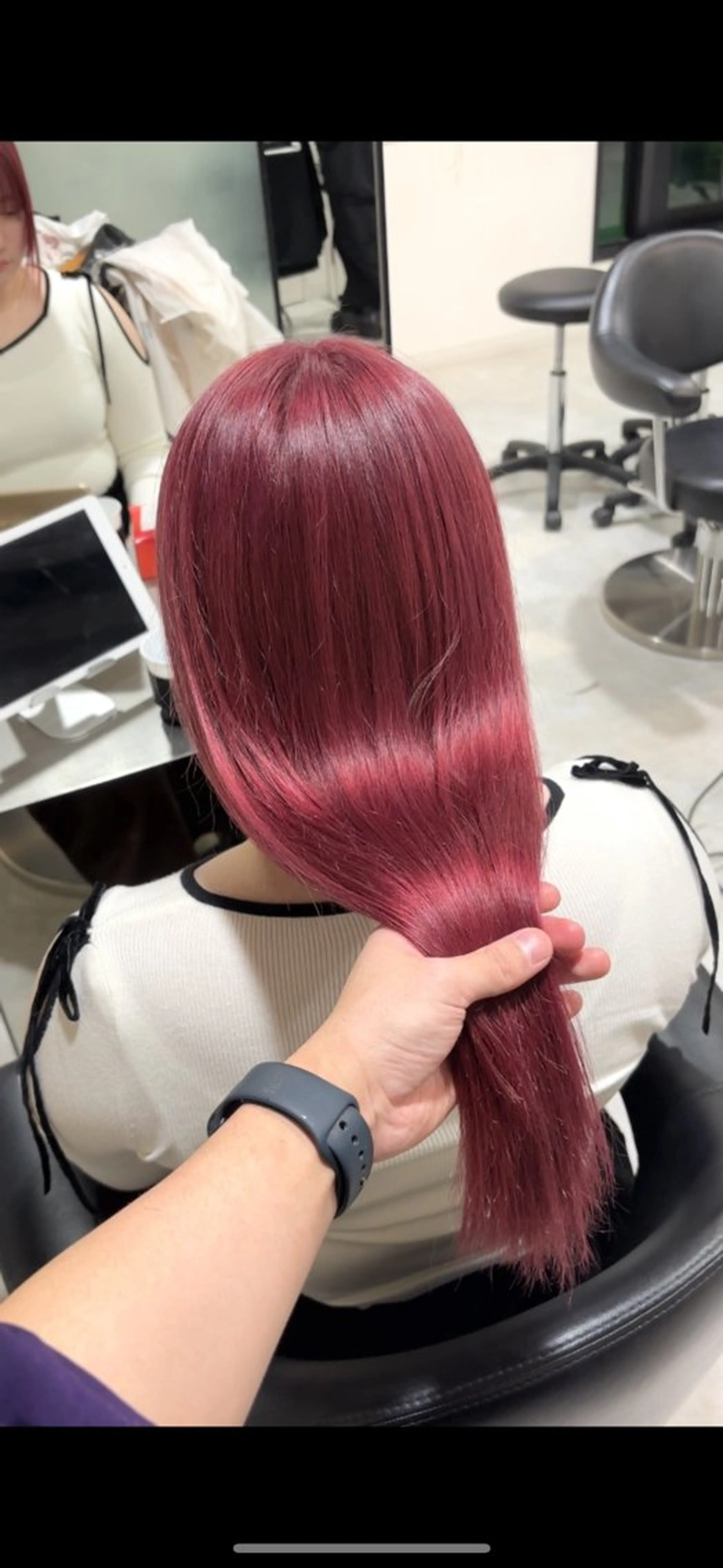 ロング FLEEK 安立徹のヘアスタイル