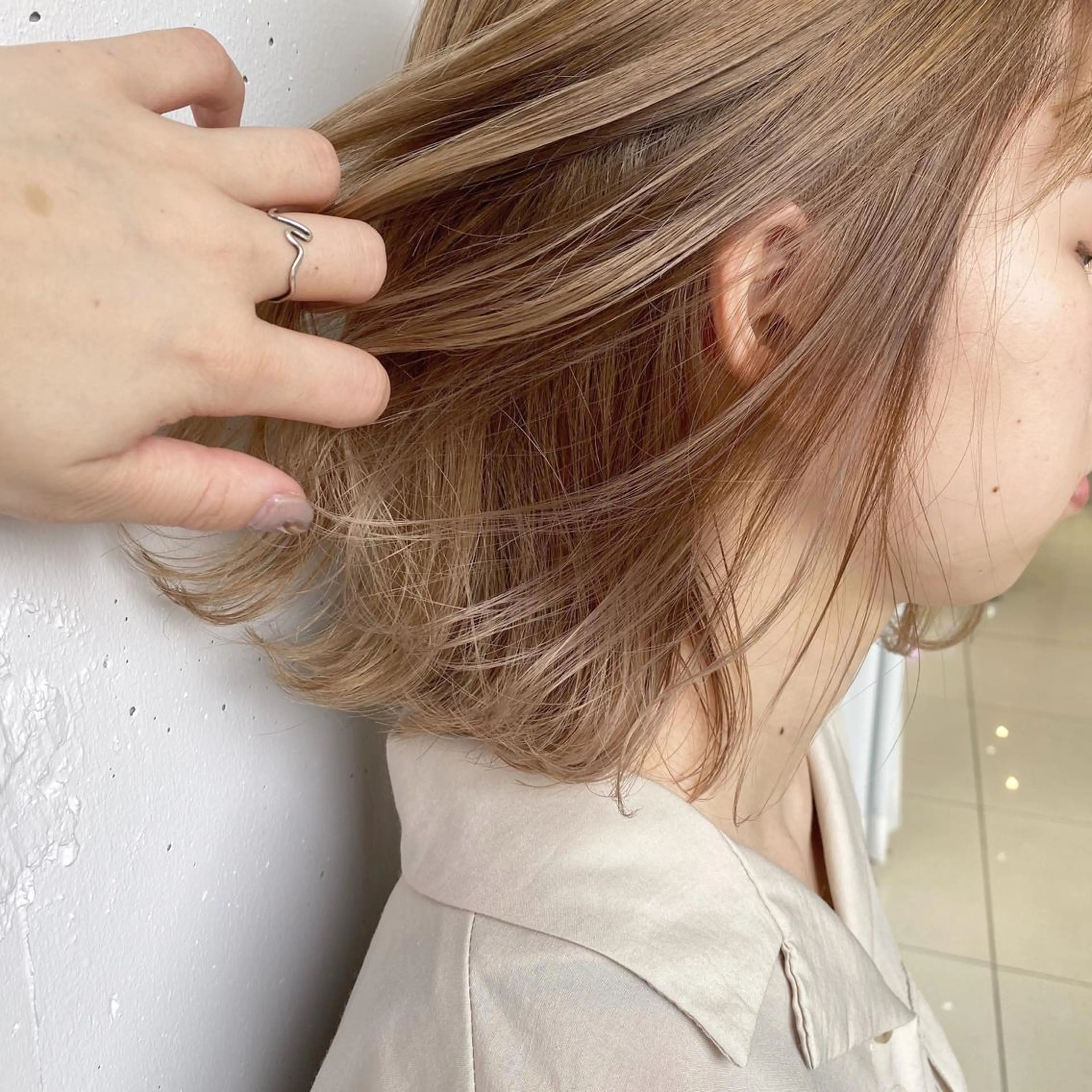 ミディアム 顔周りの垢抜けヘア 立山愛梨のヘアスタイル