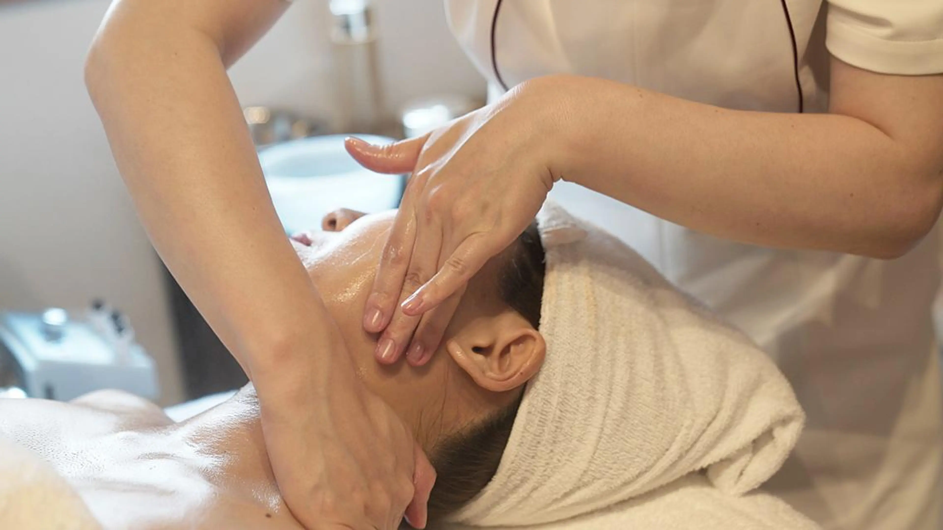 フェイシャルエステ　アドバンスコース　新規様限定　パックホワイト付きの写真