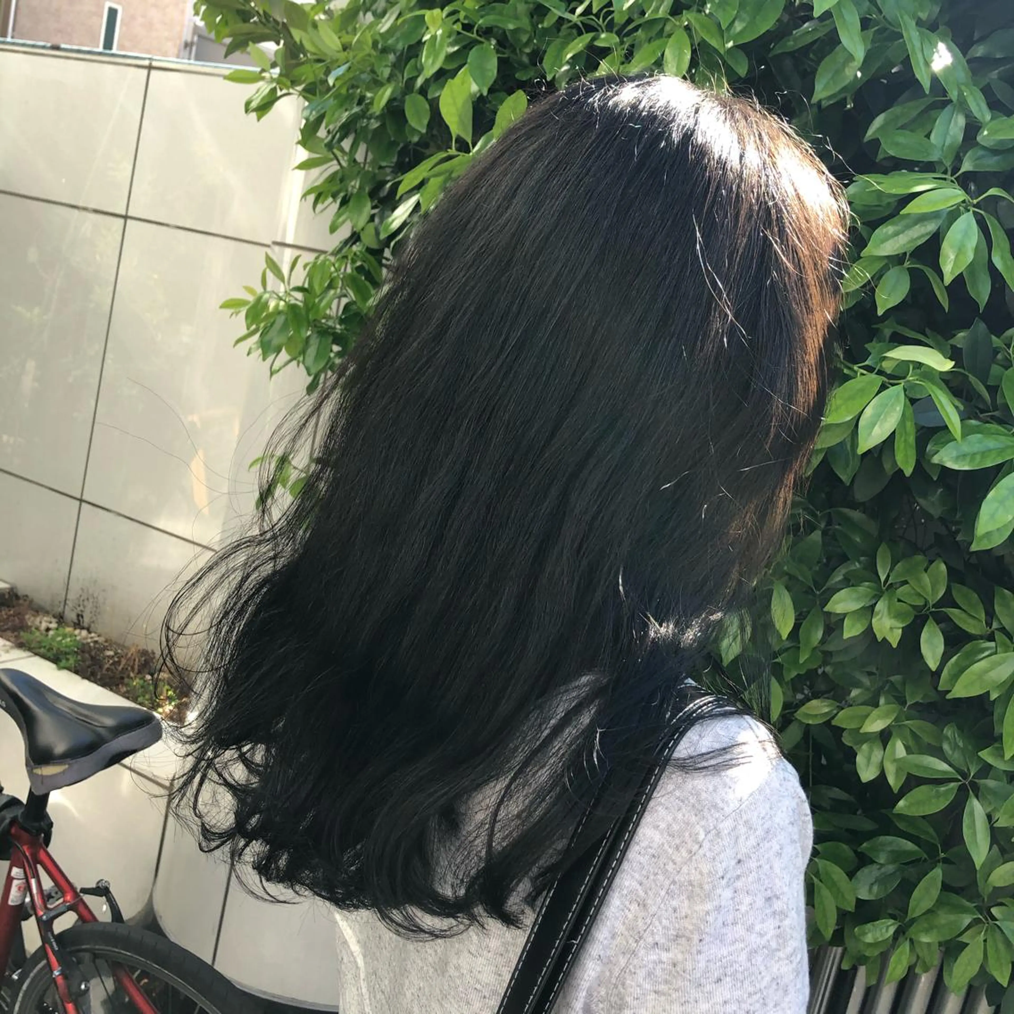 セミロング カラー ヘアカラー トリートメント 山崎 絵莉香のヘアスタイル