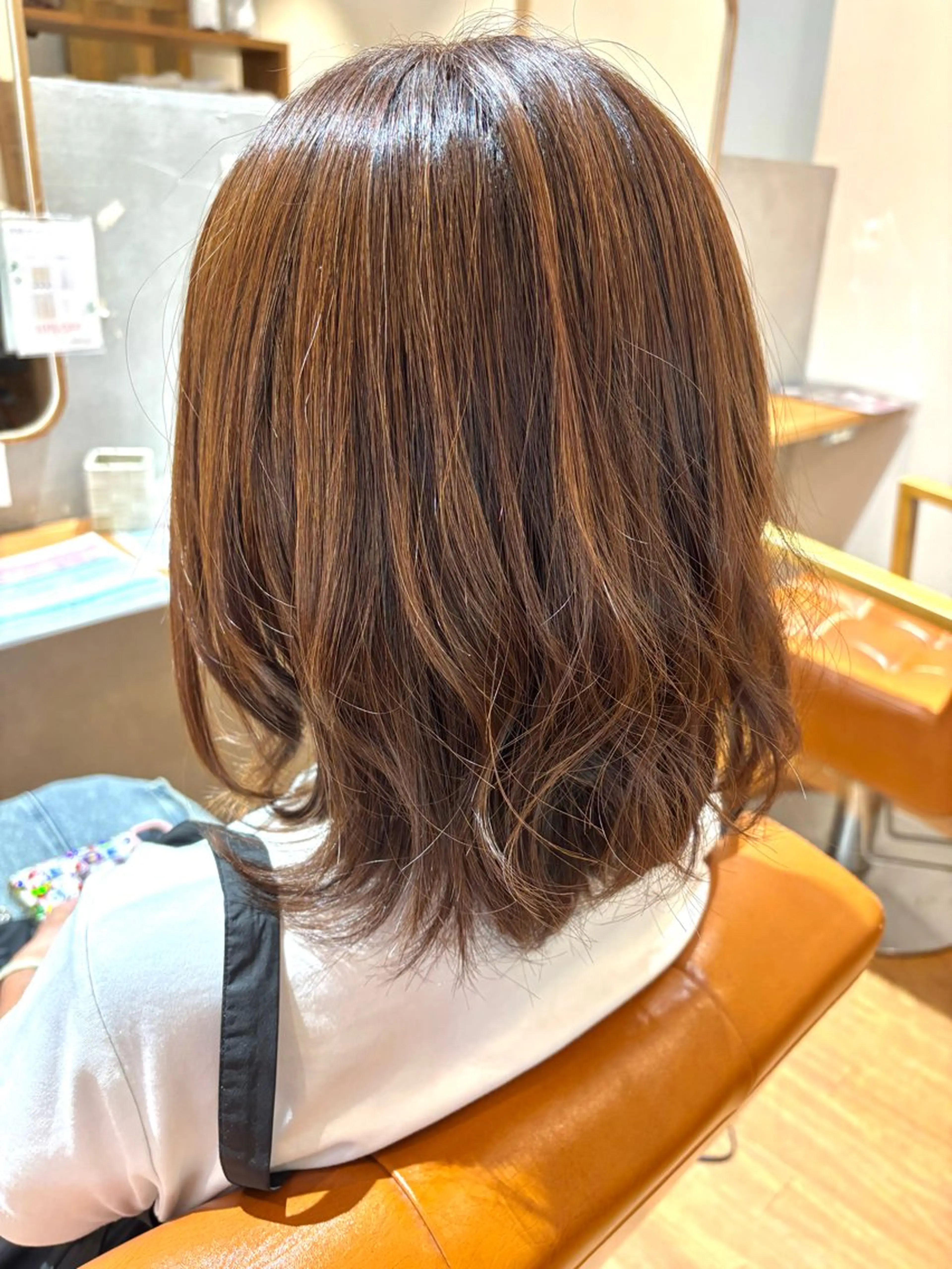 ミディアム カラー カット ヘアカラー 秋野 遥のヘアスタイル