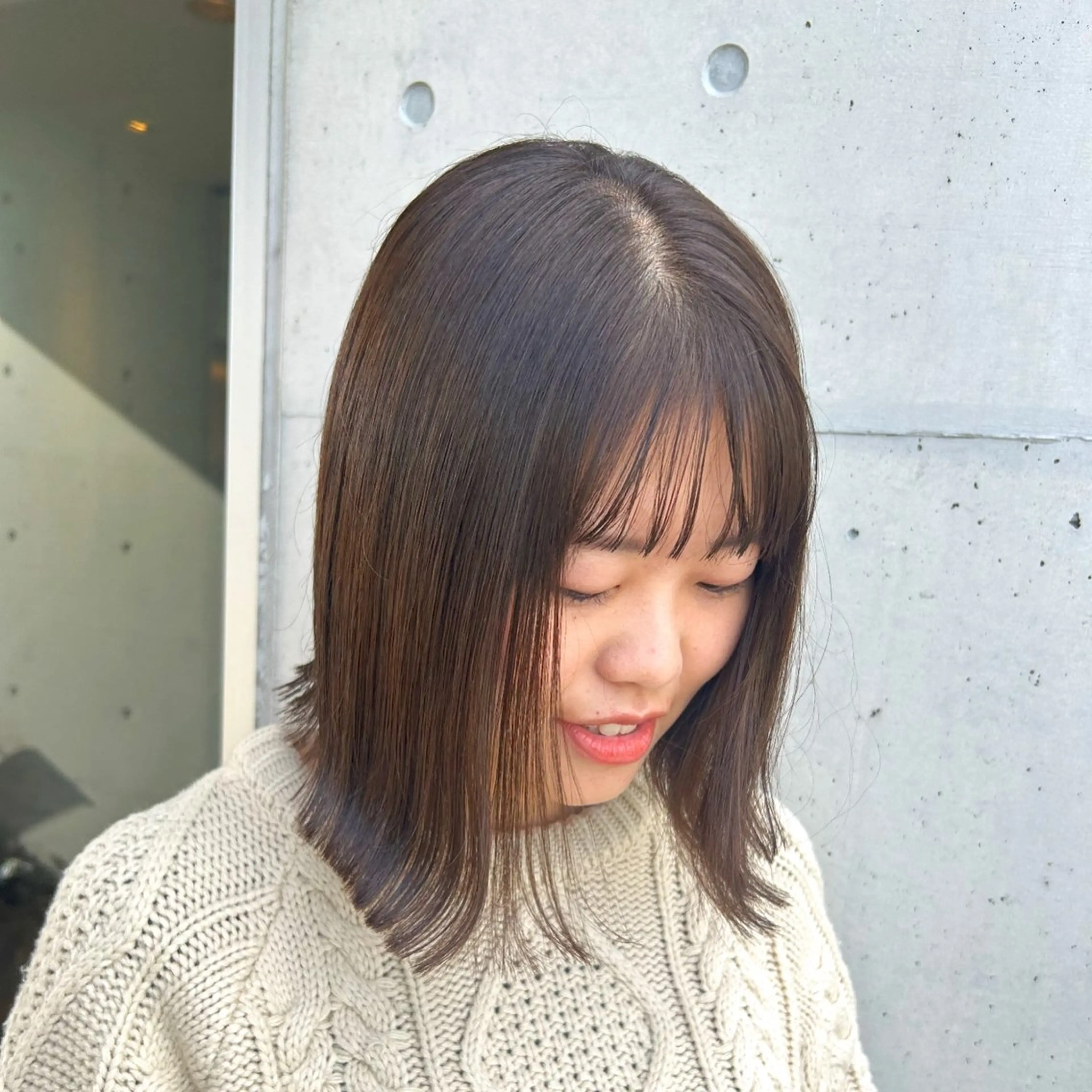 ミディアム カラー 丸山 莉世のヘアスタイル
