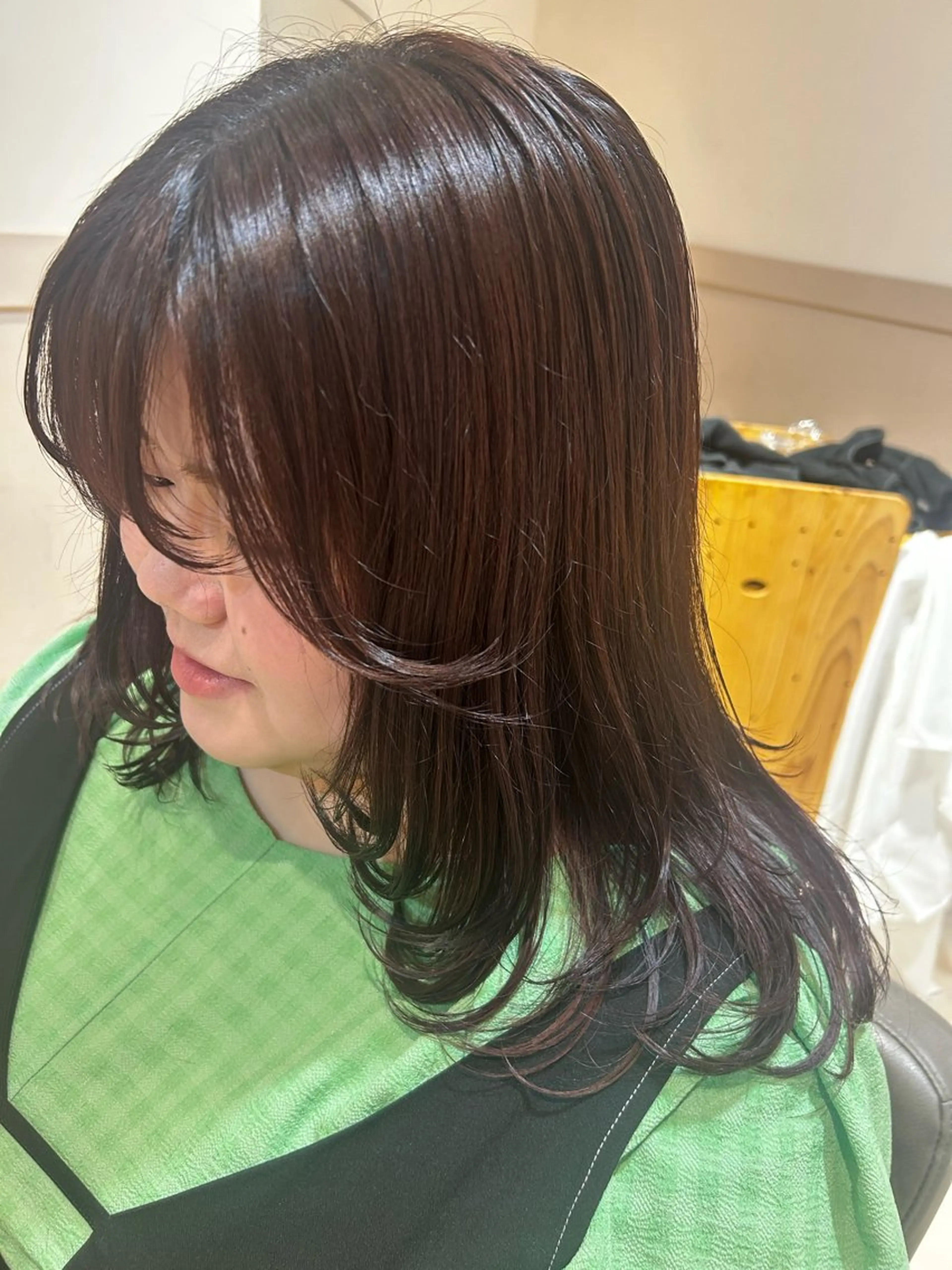 セミロング カラー ピンクカラー レイヤーカット カット ヘアカラー トリートメント 大川 夏実のヘアスタイル