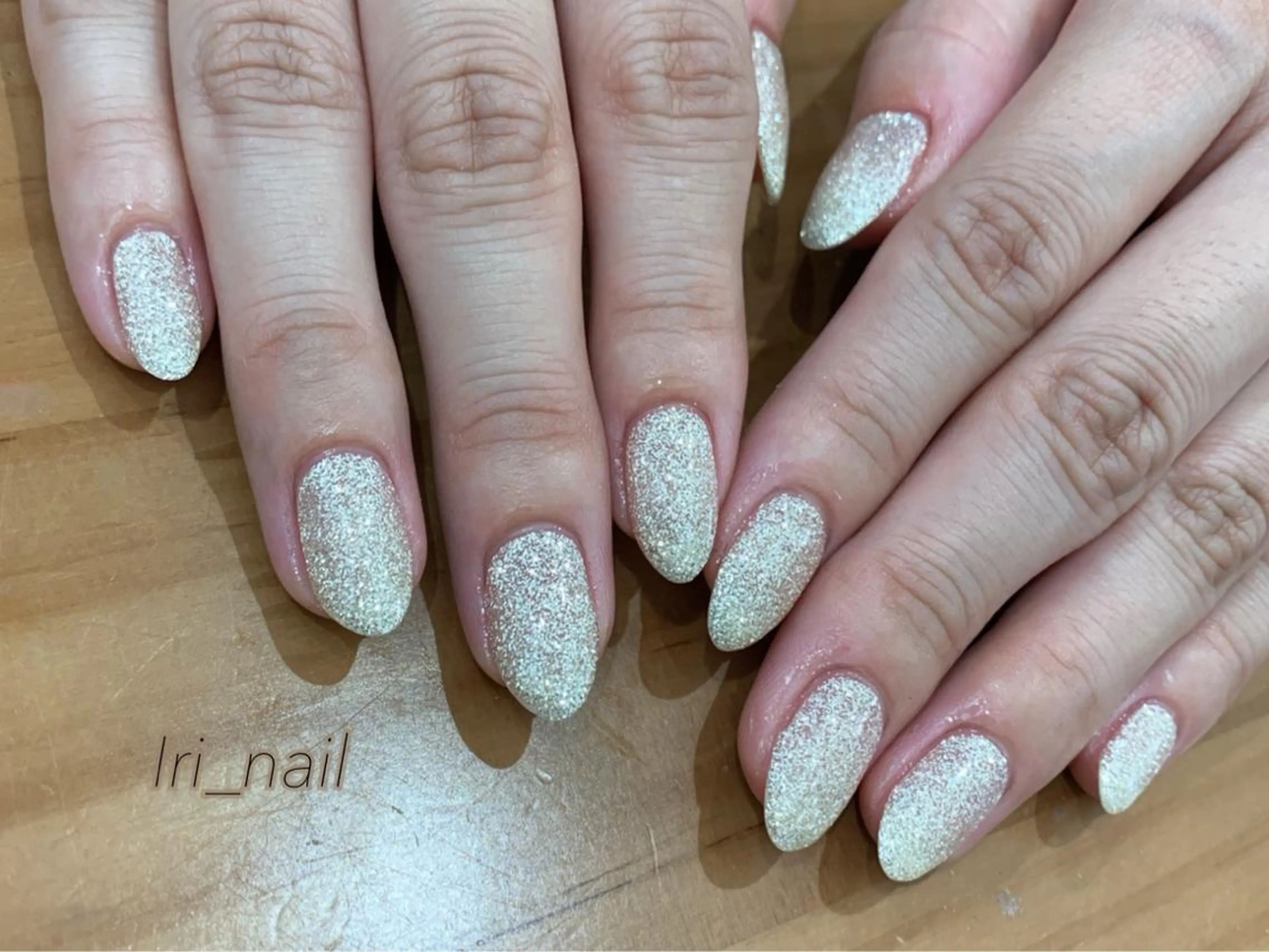 ネイル ラメ(グリッター) ワンカラーネイル ハンドネイル 中川 愛理のネイルデザイン