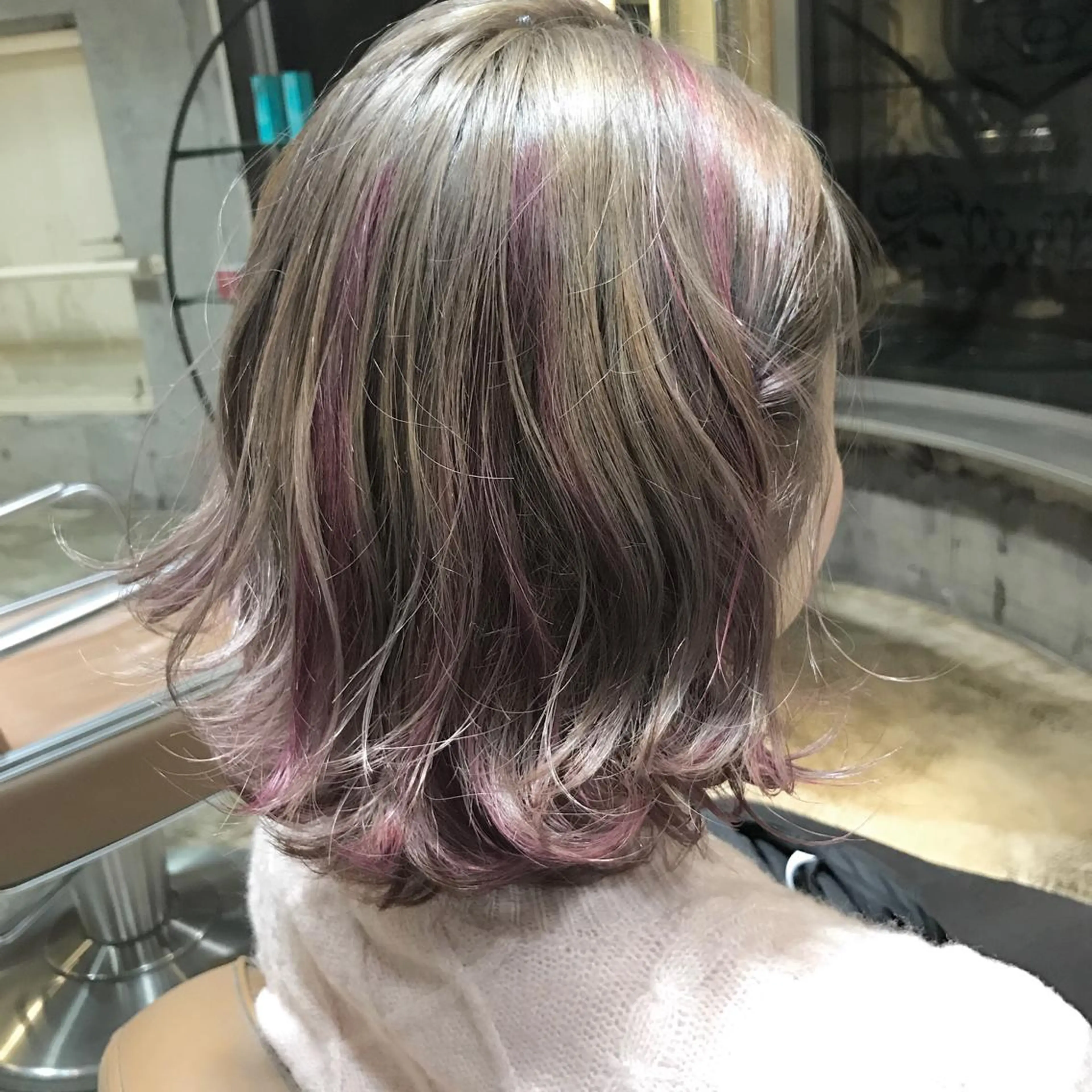 ミディアム カラー パーマ ヘアアレンジ メンズ キッズ ネイル マツエク・マツパ ベージュカラー サロンドミルク 原宿のヘアスタイル