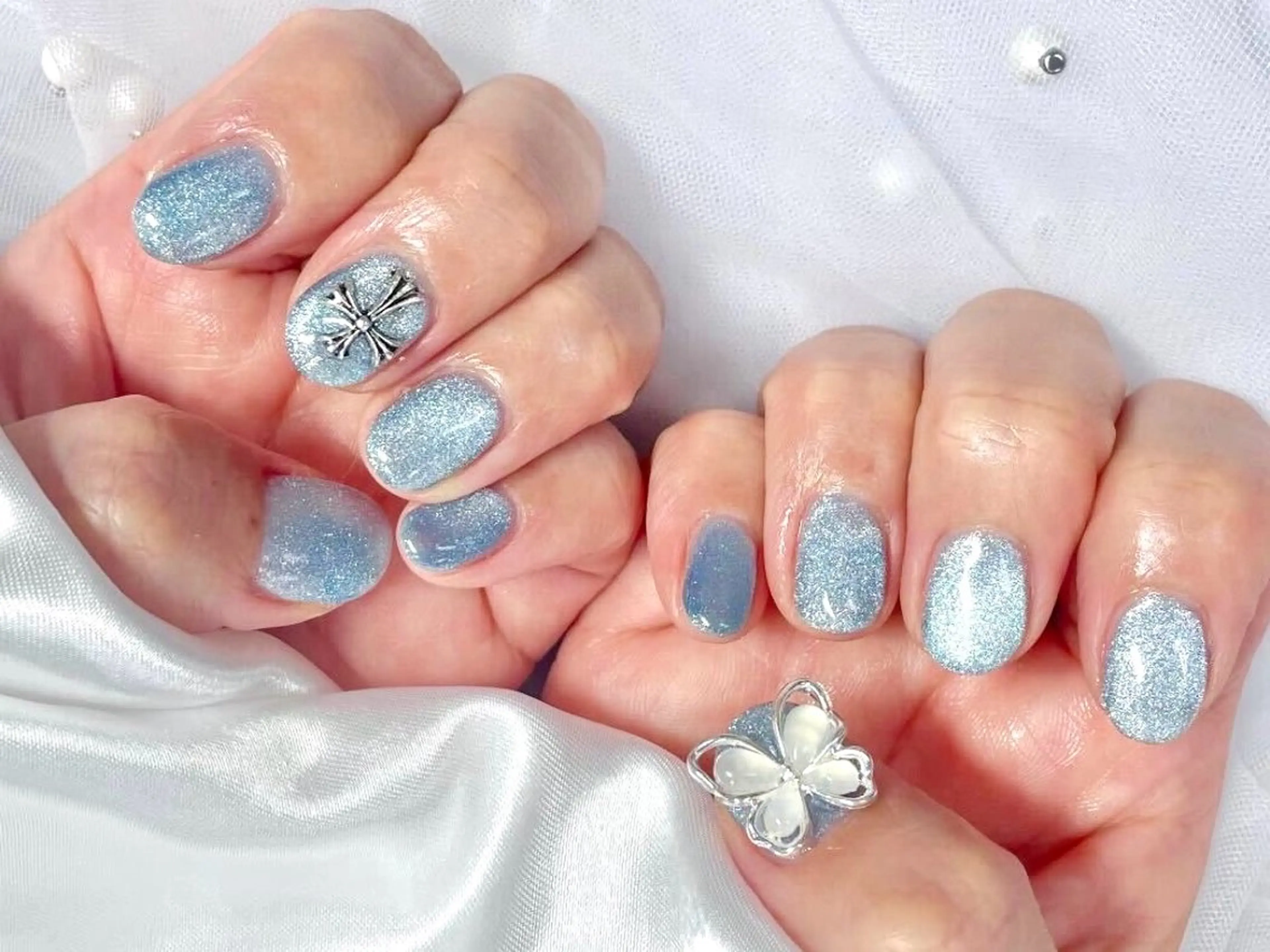 ネイル ジェルネイル マグネットネイル パラジェル 夏ネイル ワンホンネイル ハンドネイル Nail Neige🐈🌙のネイルデザイン