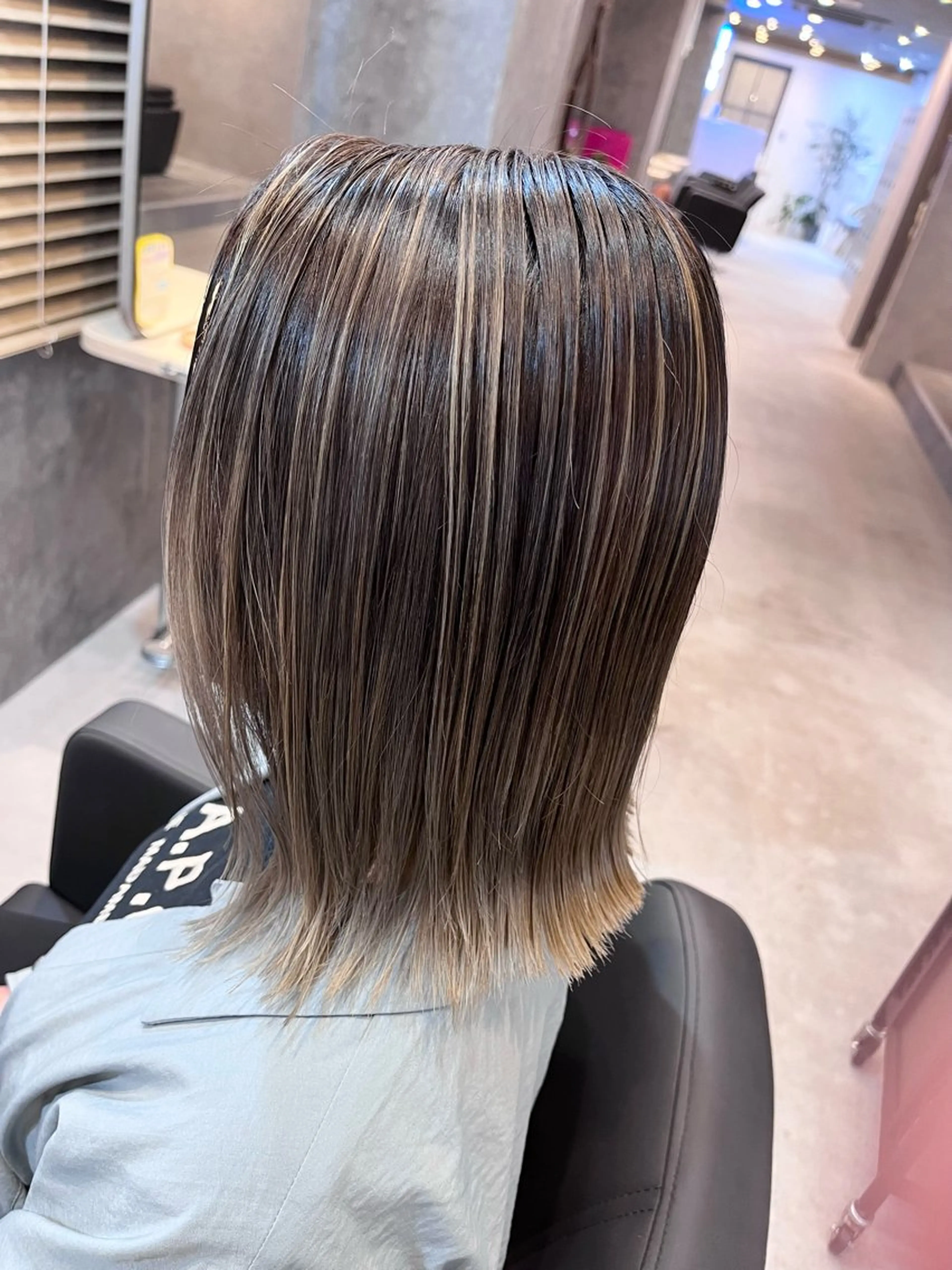 ミディアム カラー 小松崎 友宏のヘアスタイル