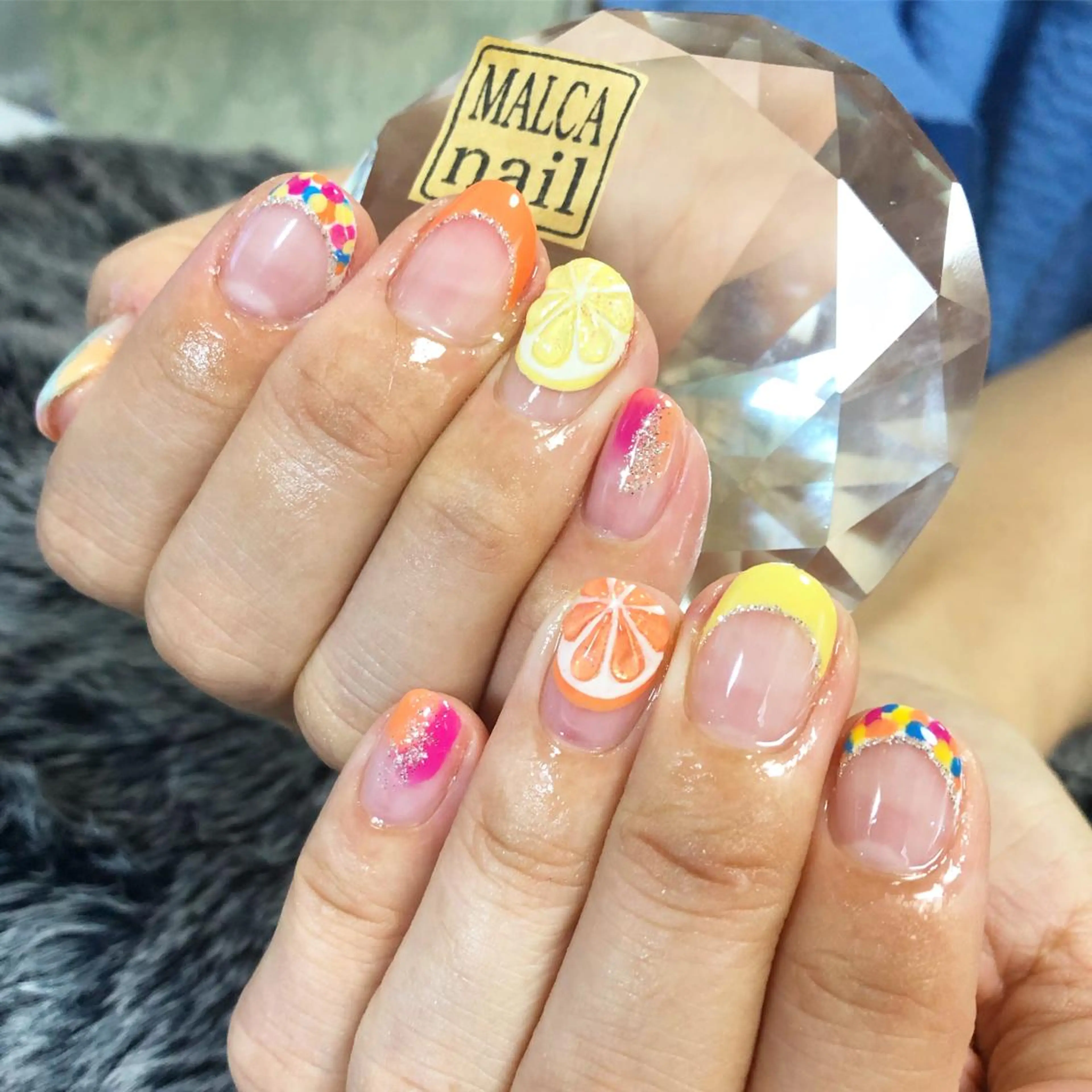 ショート カラー パーマ ヘアアレンジ キッズ ネイル マツエク・マツパ ハンドネイル 荒木 莉奈のネイルデザイン