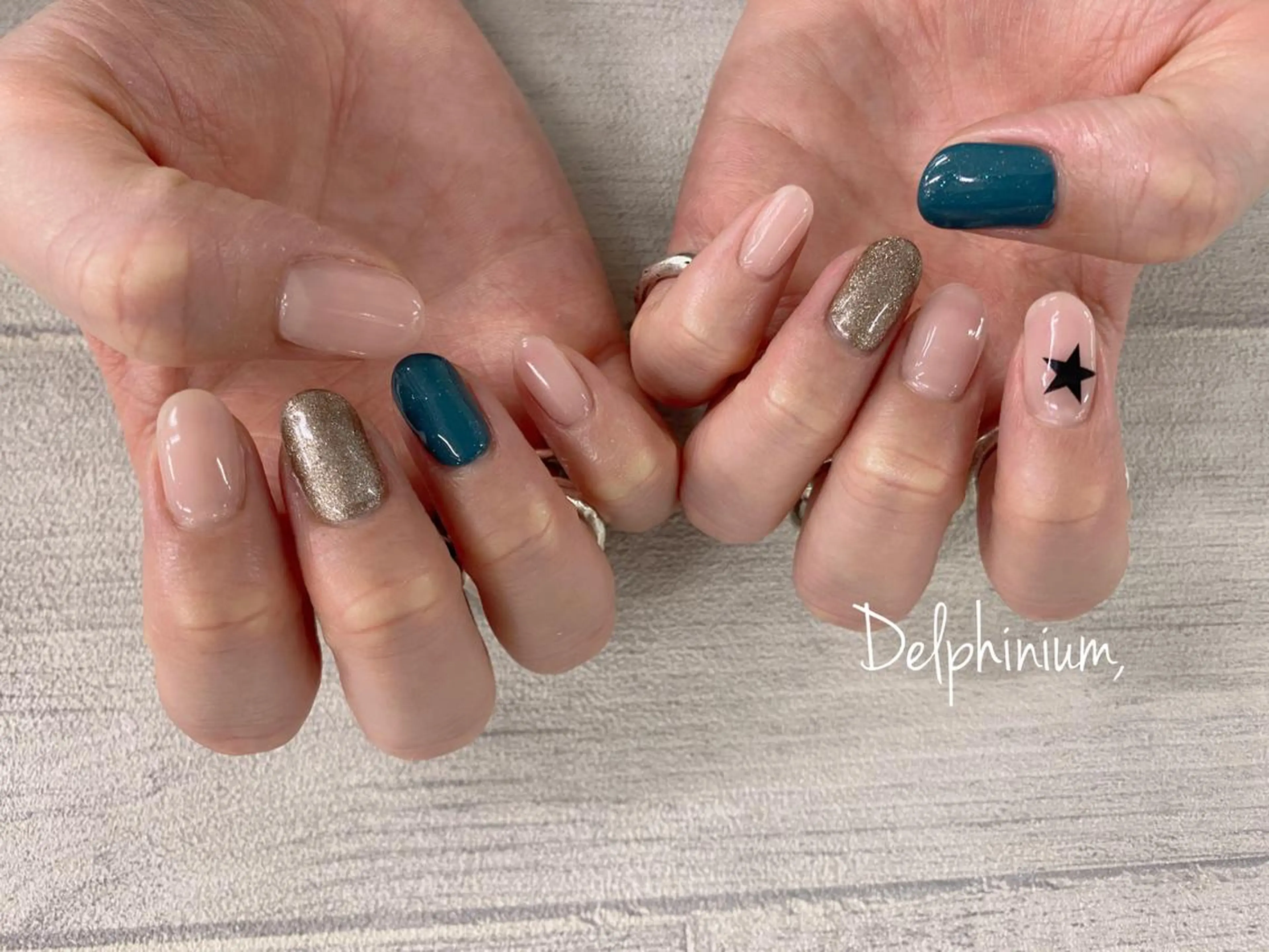 ネイル ハンドネイル 岡本 友恵のネイルデザイン