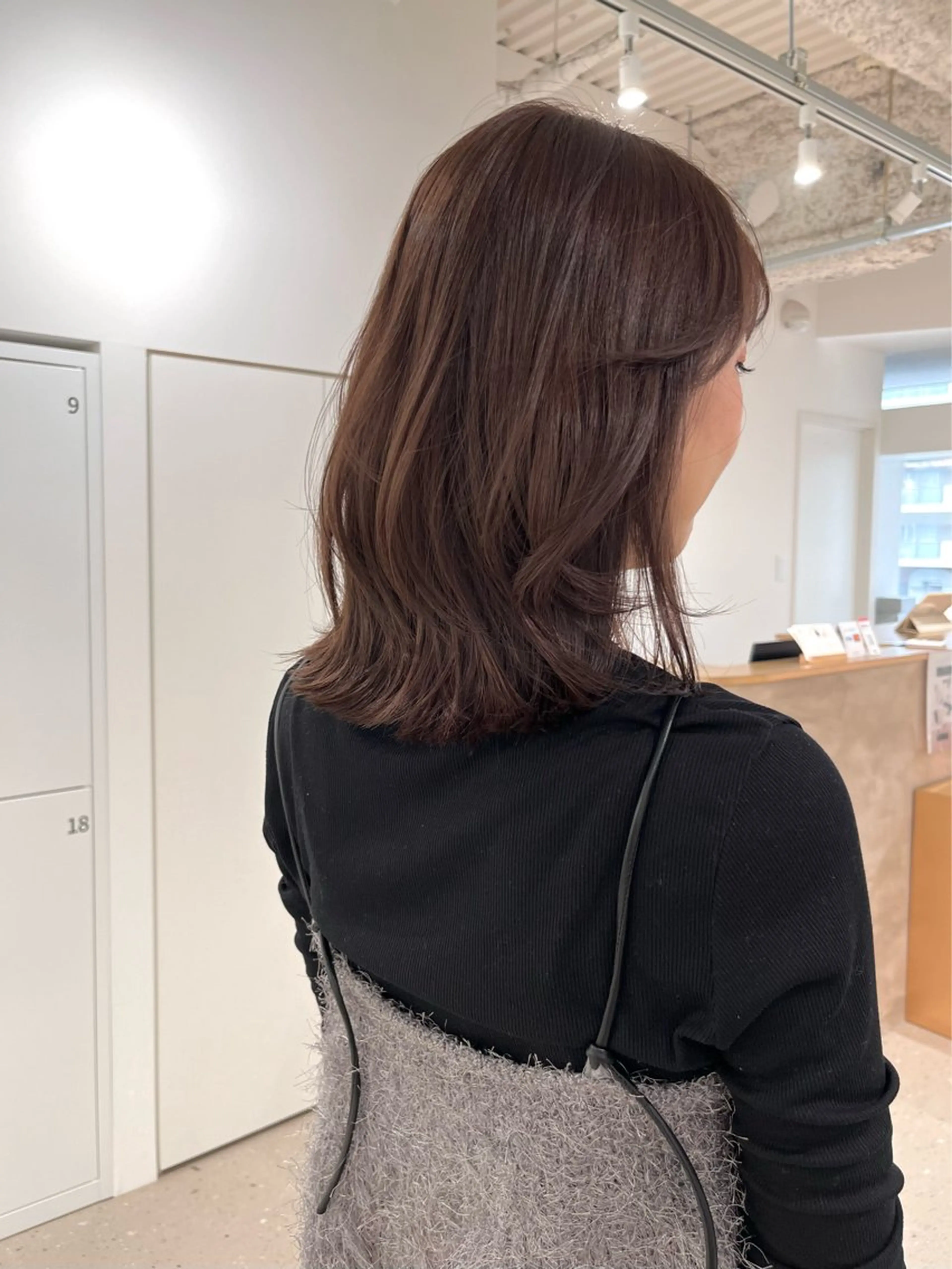 ミディアム 箱崎 凪沙のヘアスタイル