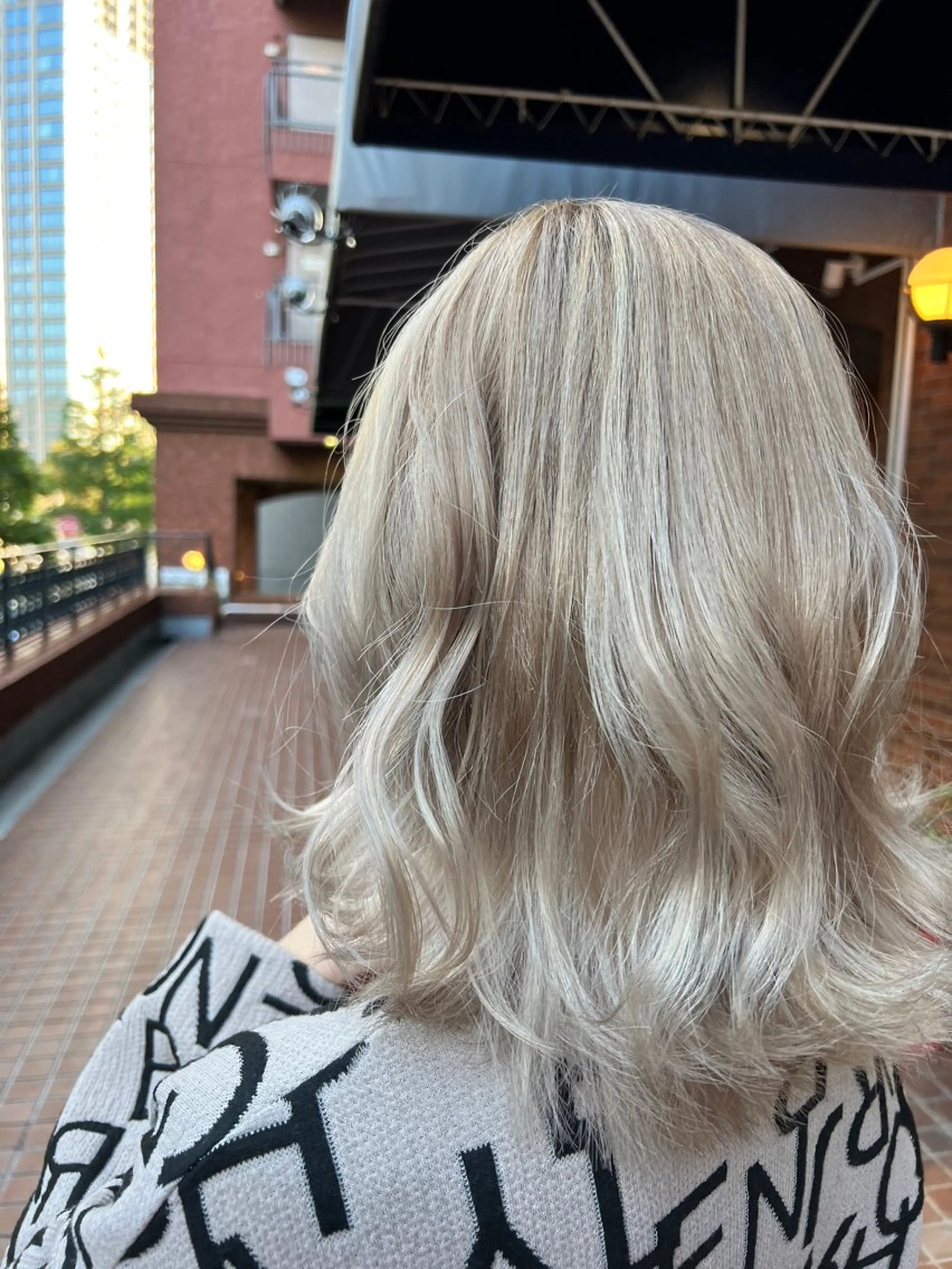 カラー ブリーチ ブロンド ホワイトブロンド ヘアカラー UMEDA RYUHEIのヘアスタイル