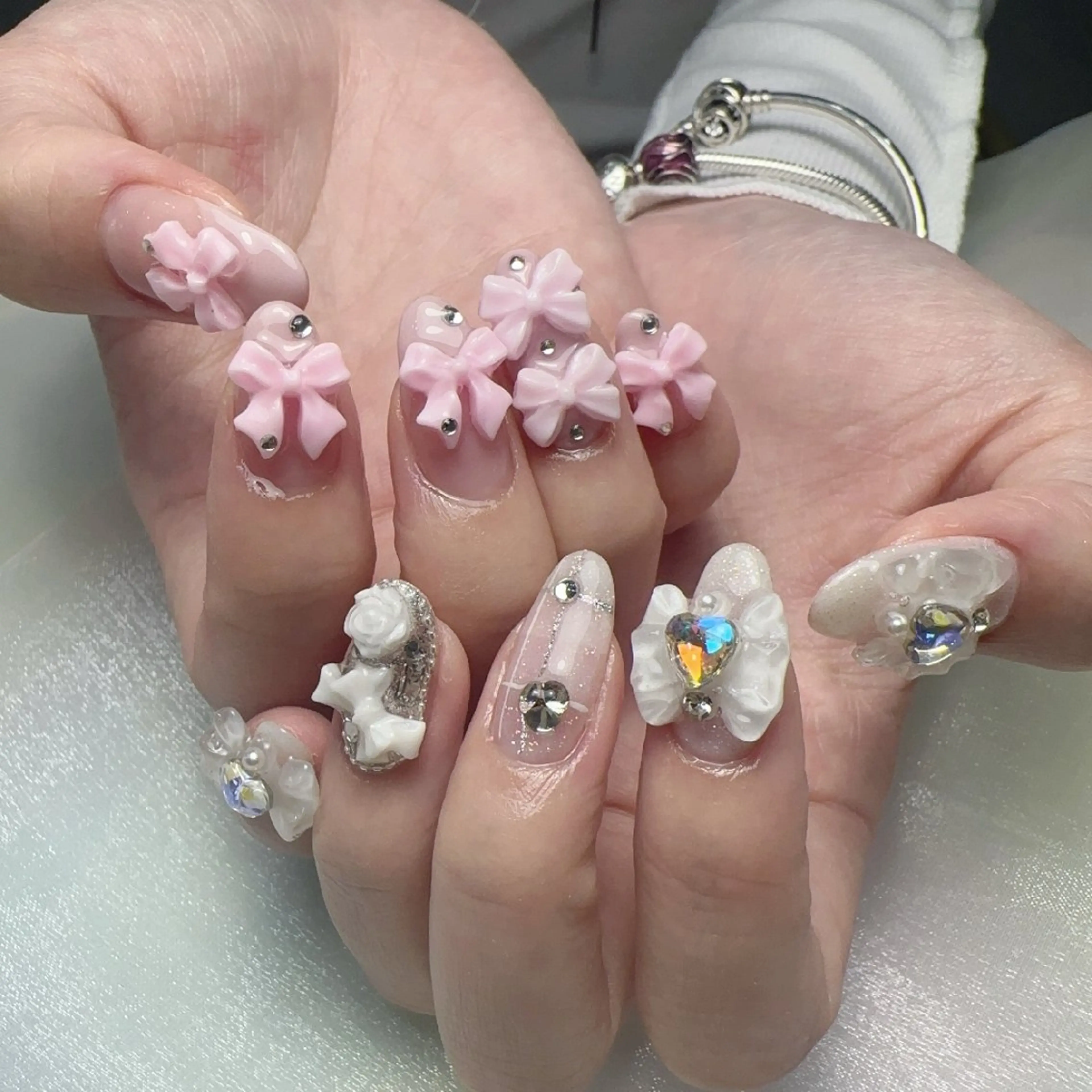 ネイル 持ち込み リボン ハンドネイル UM Nail Salonのネイルデザイン