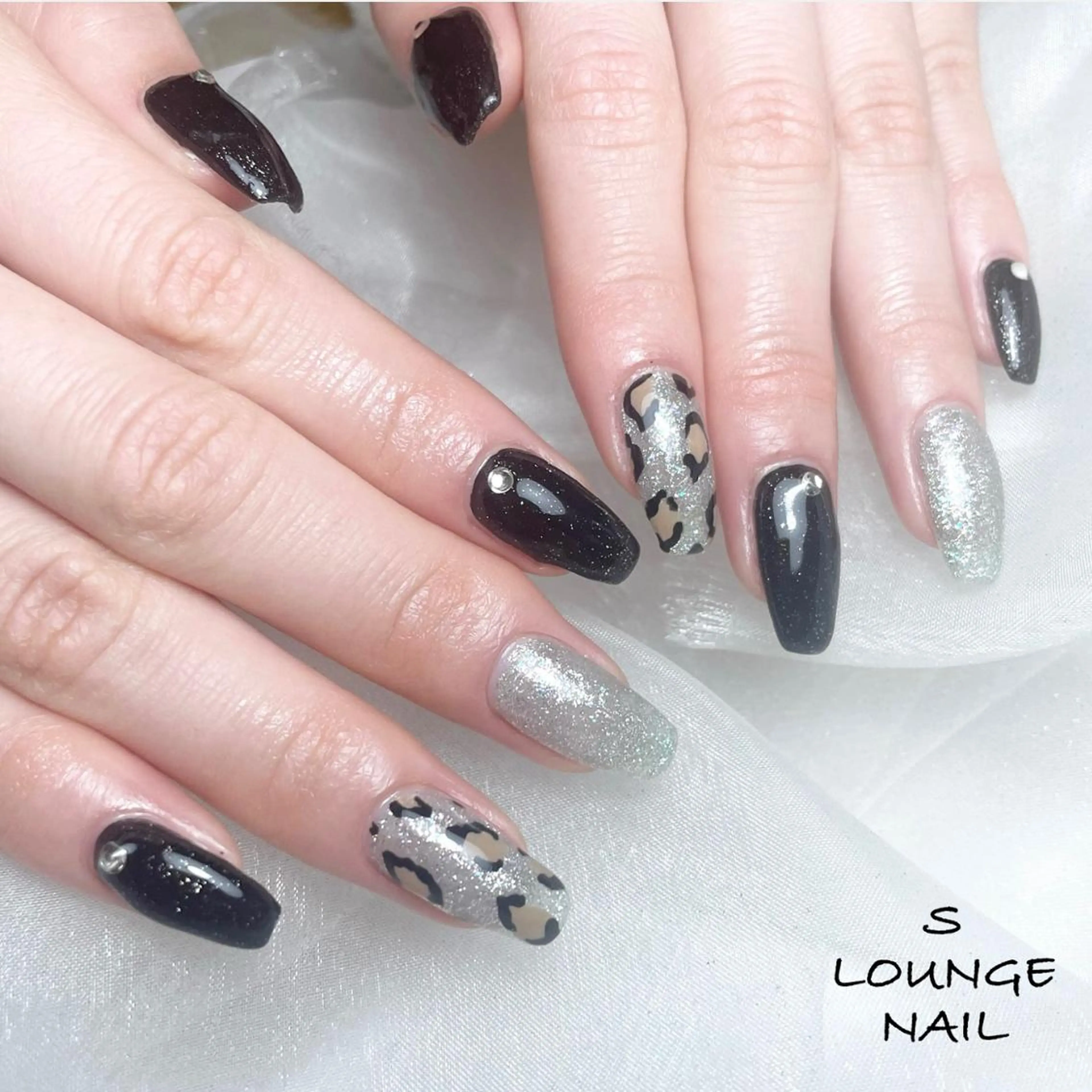 ネイル S LOUNGE NAIL所属・パーツたくさん🍓 SUMIのネイルデザイン