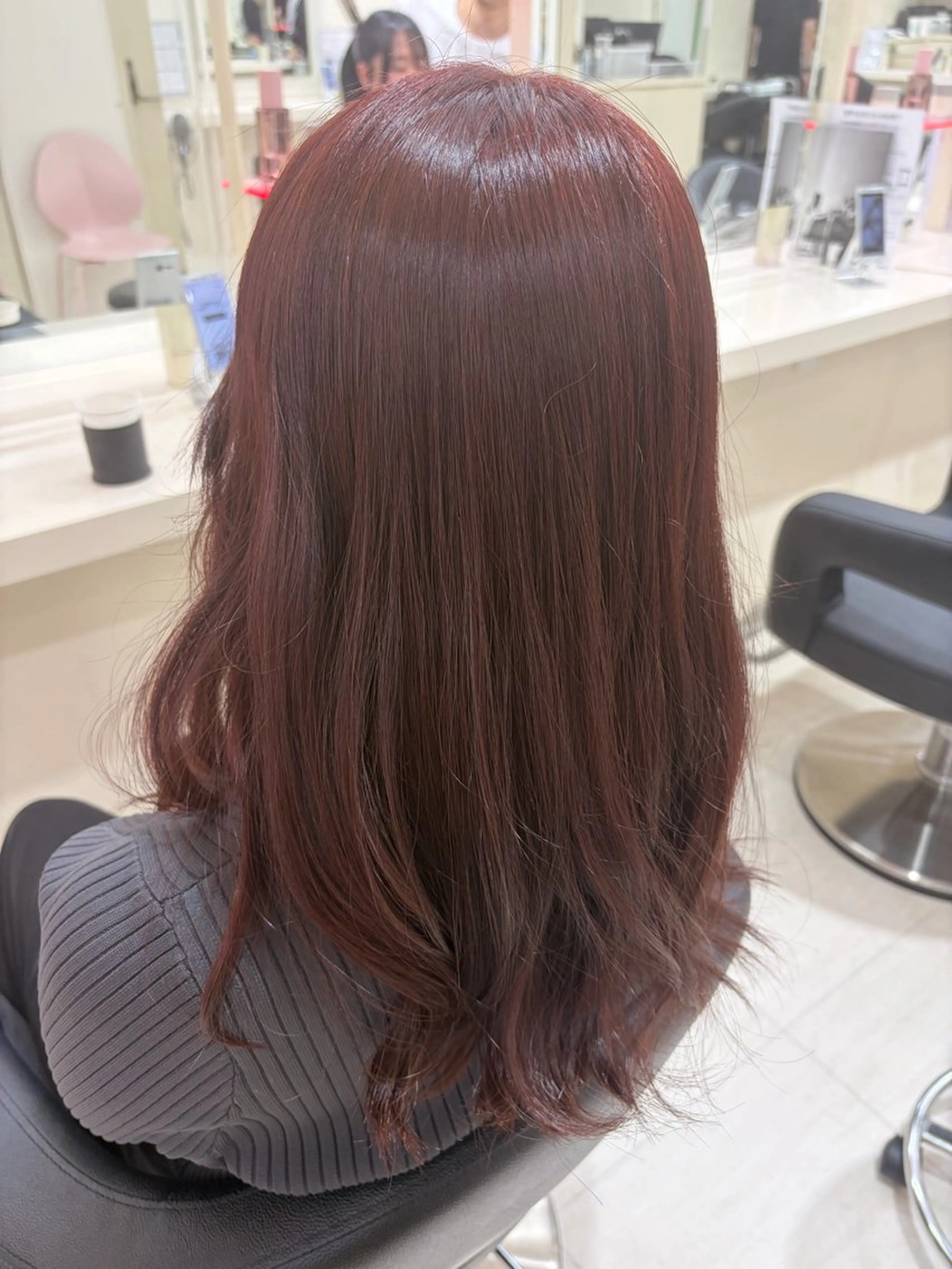 ロング カラー ヘアアレンジ ヘアカラー トリートメント 🌈くれは🎨デザイ ン🌟ダメージレスのヘアスタイル