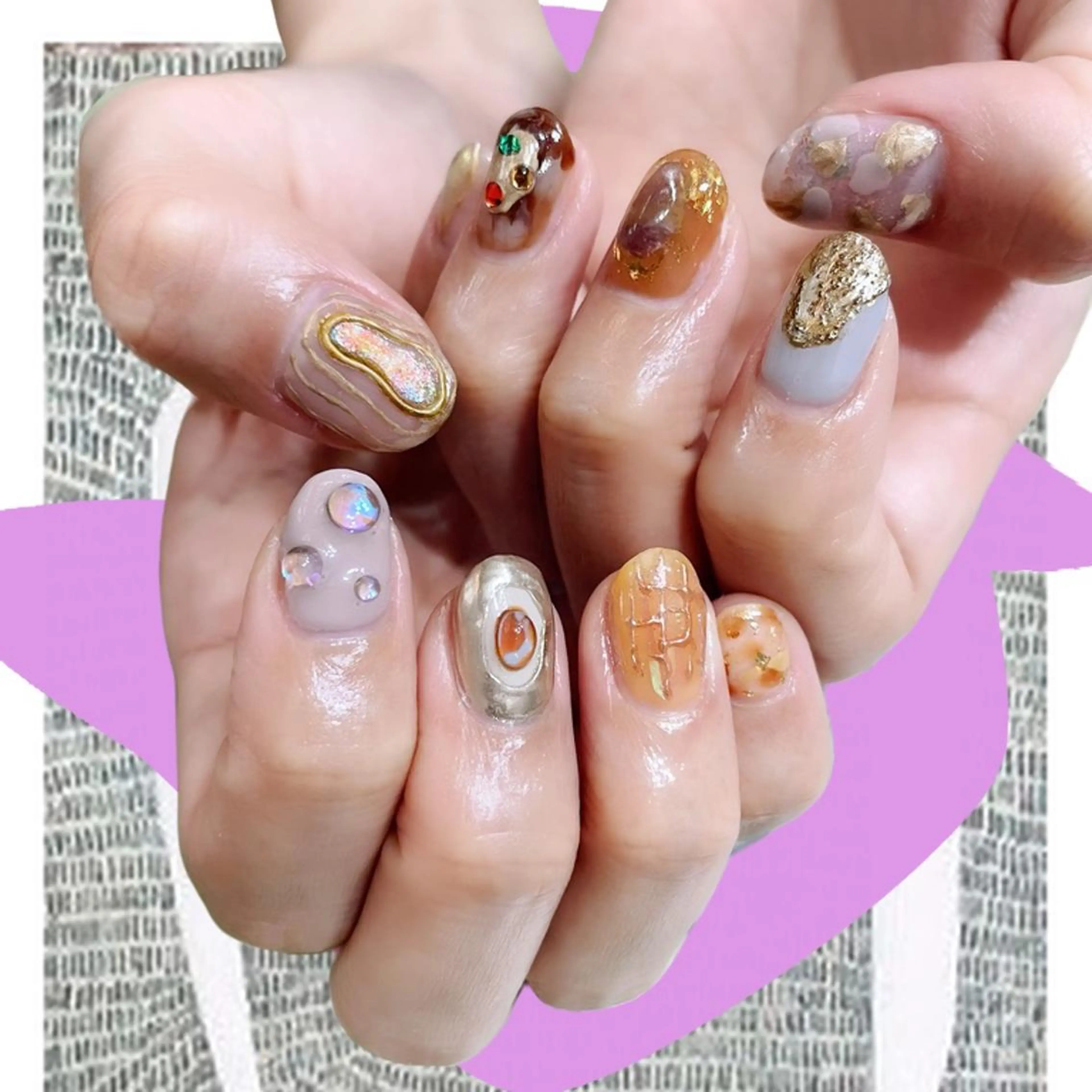 ネイル オーロラネイル 氷ネイル・うるうるネイル 韓国ネイル マグネットネイル ミラーネイル ハンドネイル VOLLMOND nailのネイルデザイン