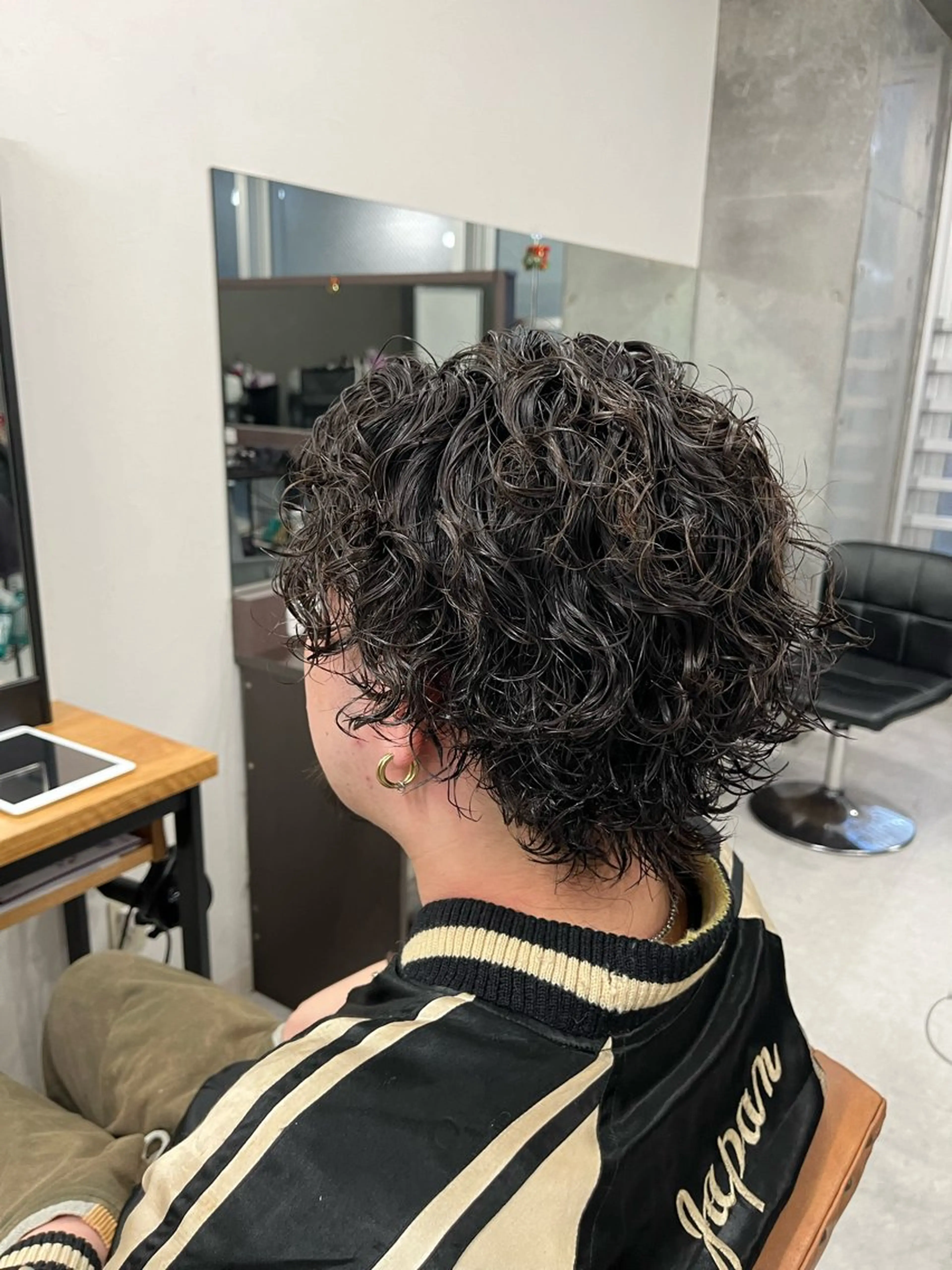 ミディアム カラー パーマ メンズ ミディアムパーマ メンズパーマ プードルパーマ メンズスパイラルパーマ プードルパーマ メンズ特化/パーマ /フェード/洋輔のヘアスタイル