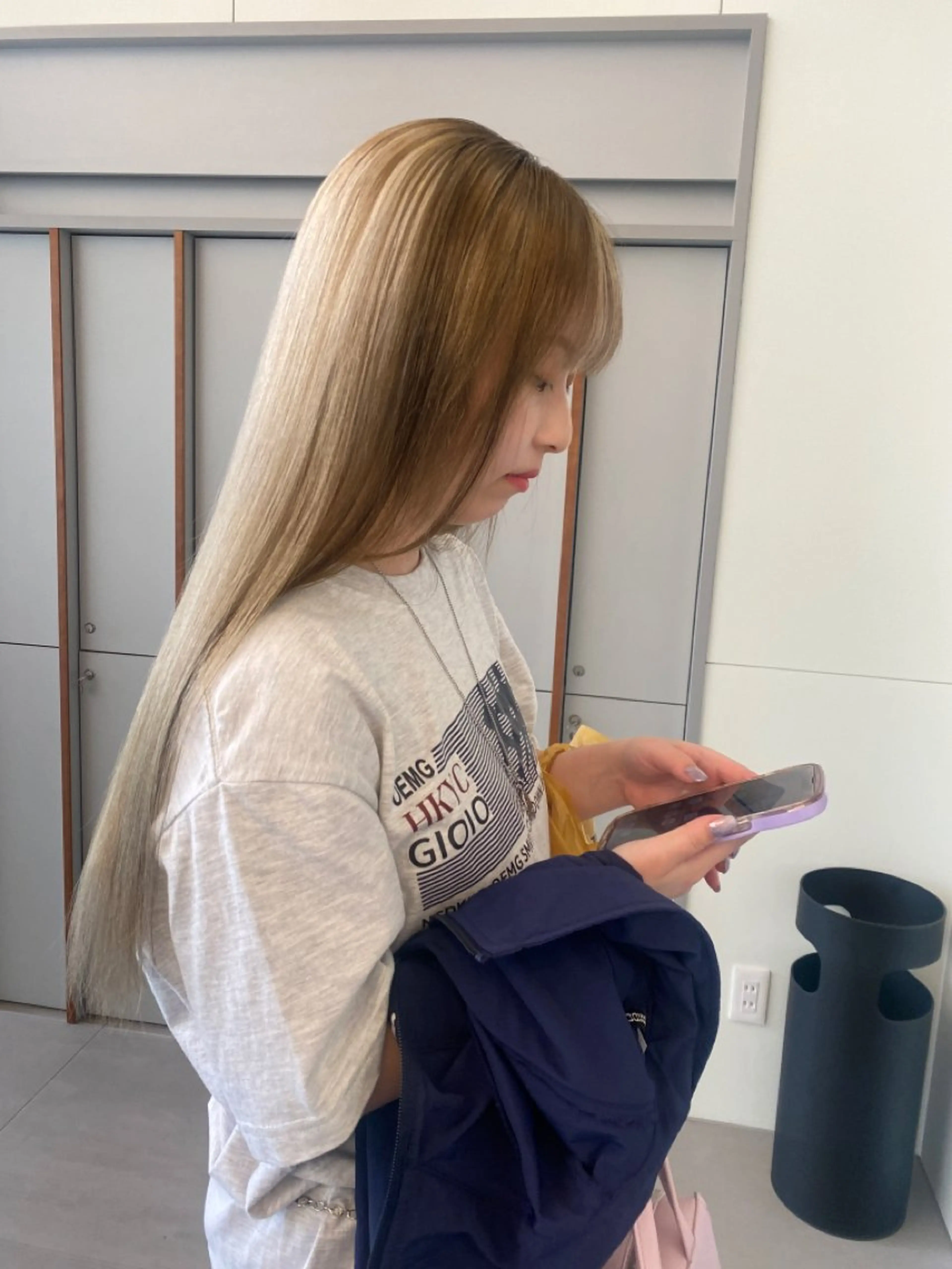 ロング カラー ベージュカラー ブリーチ デザインカラー シルバー 高発色ブリーチ/ ハイレイヤー🪽aiのヘアスタイル