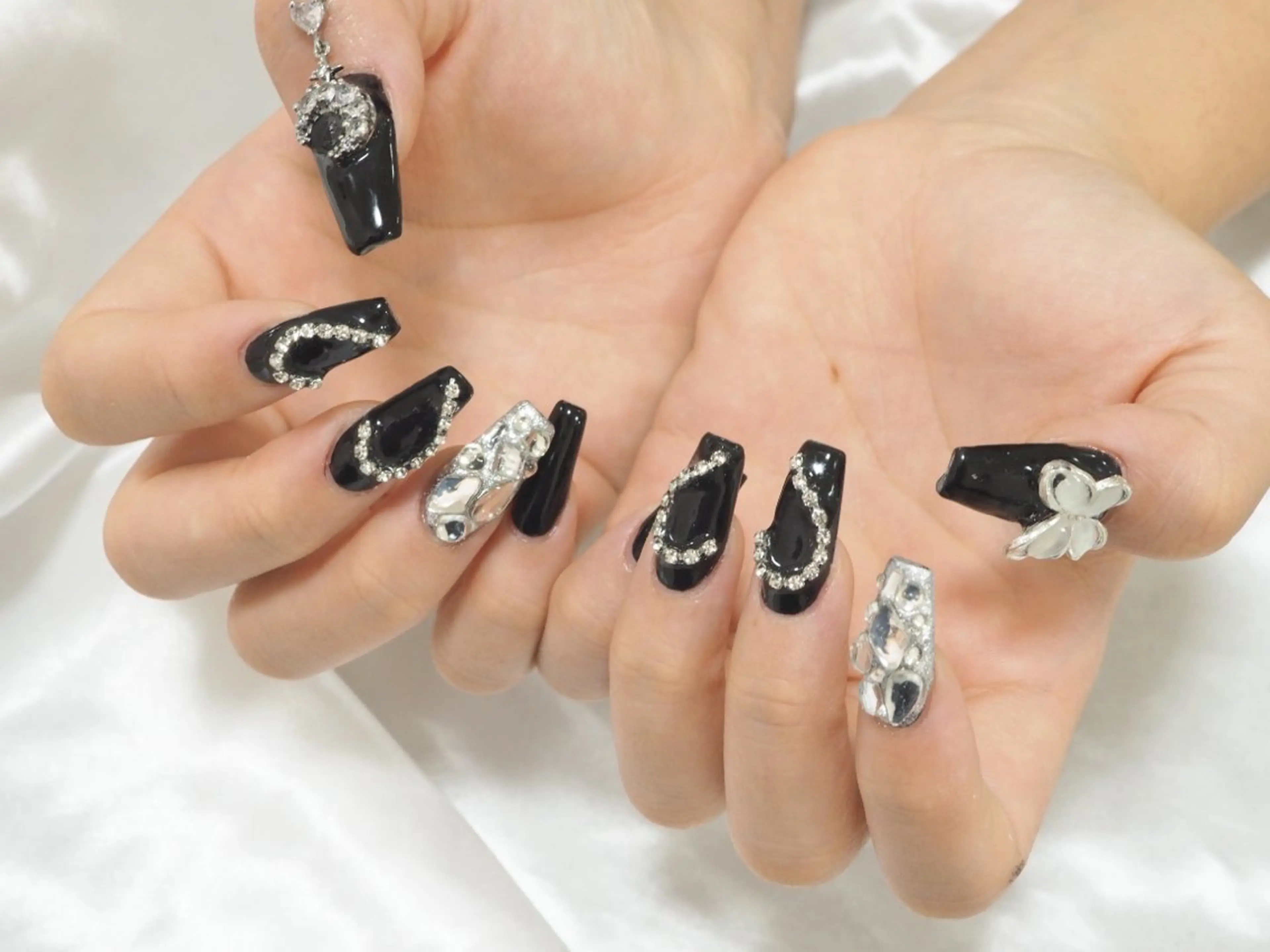 ネイル 魚谷 日菜のネイルデザイン