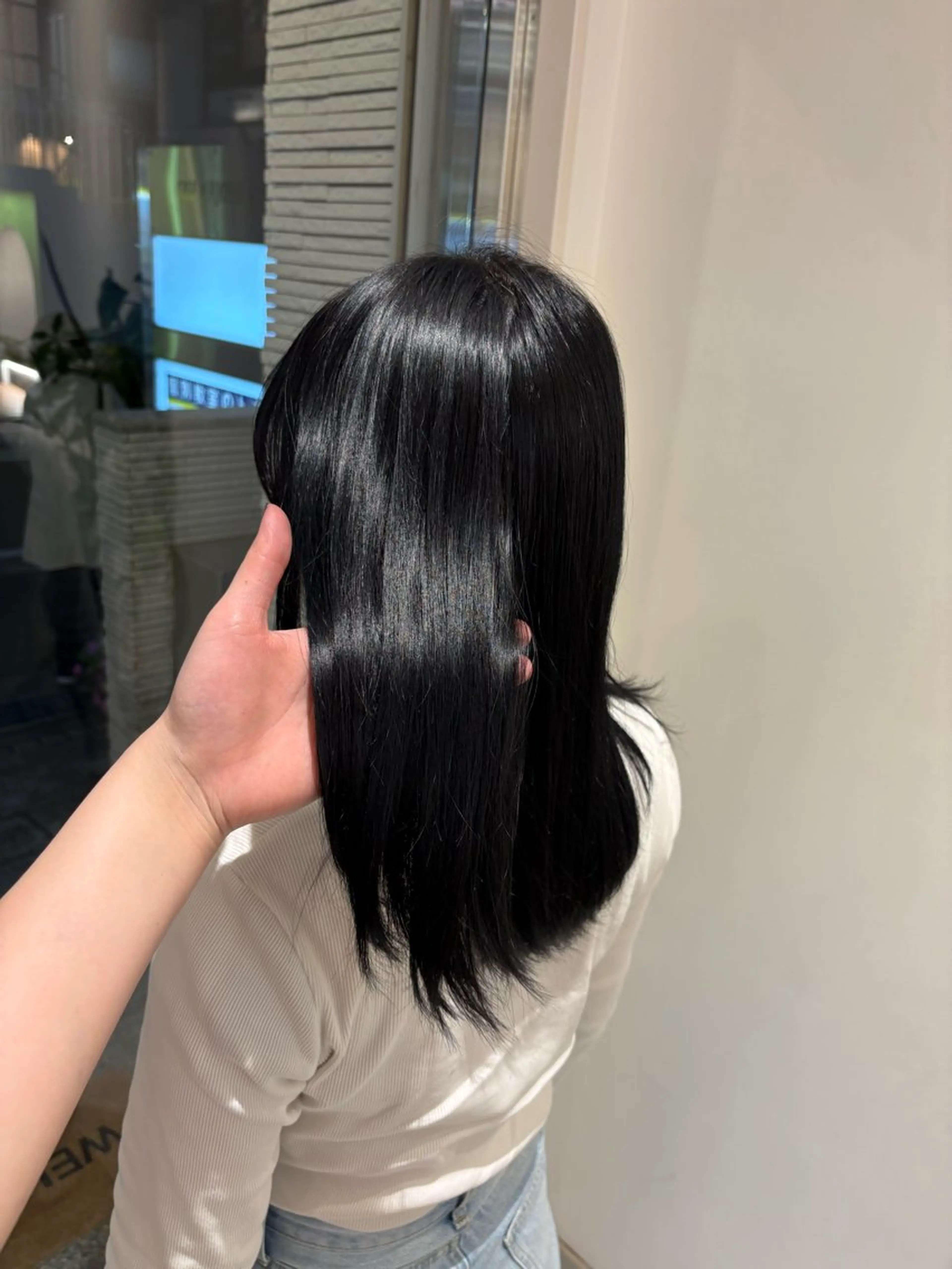 セミロング カット ヘアカラー 神田 音羽のヘアスタイル