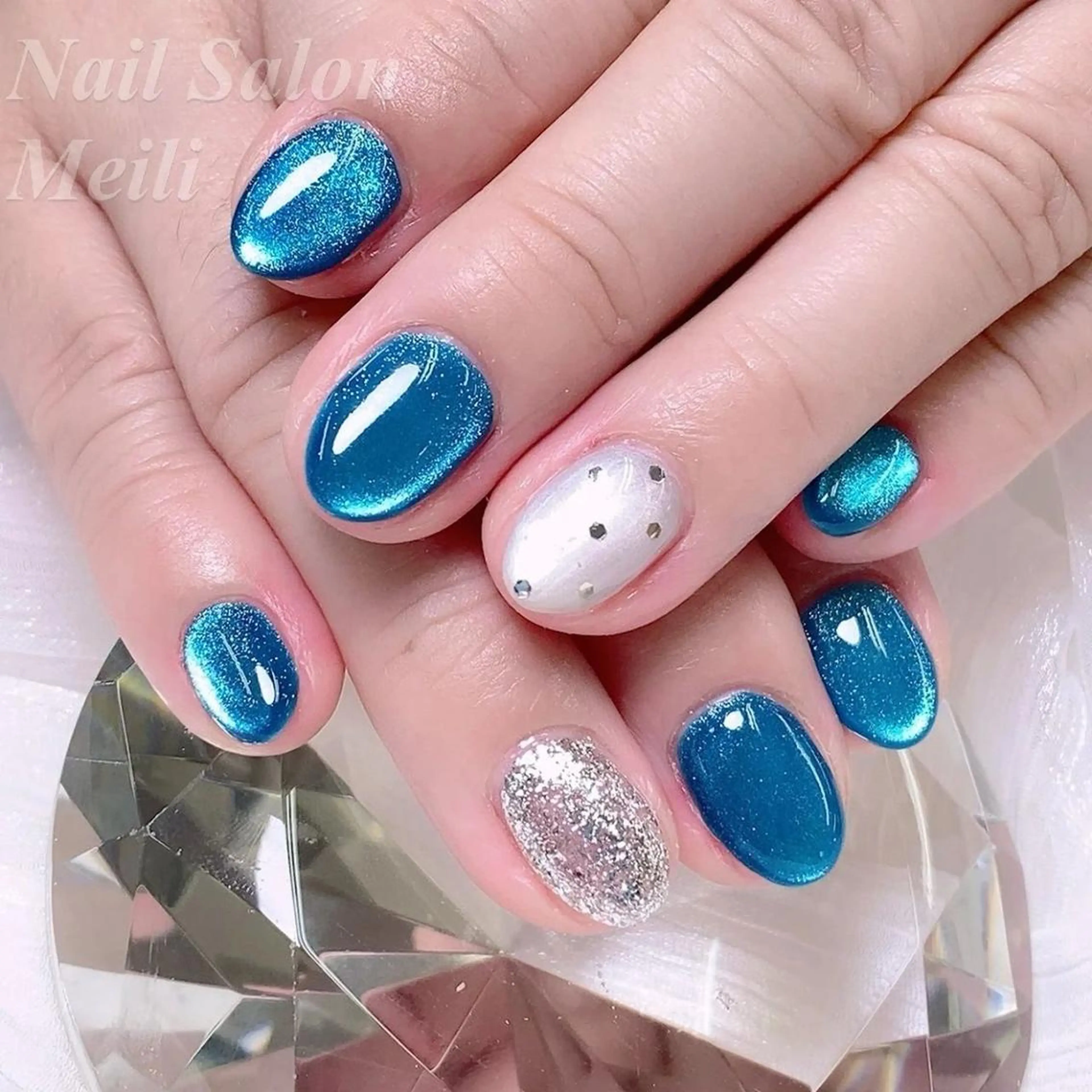 ネイル アートネイル ドット キラキラネイル マグネットネイル ショートネイル ハンドネイル ネイルサロン メイリーのネイルデザイン