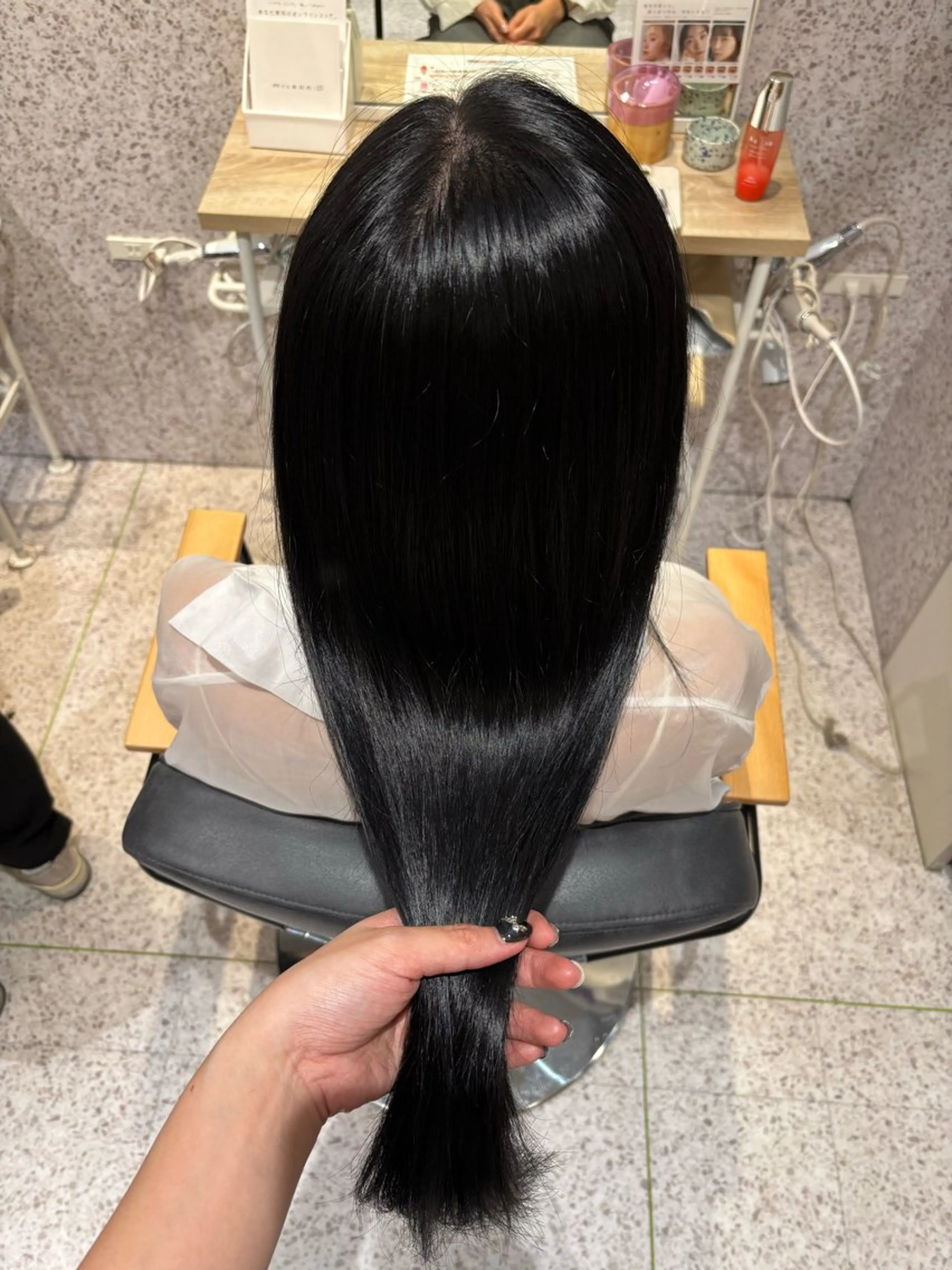 セミロング カラー セミロングパーマ ダブルカラー イヤリングカラー ハイライトカラー ハイトーンカラー ヘアカラー 暖色カラー/ パリジェンヌ💟みくのヘアスタイル