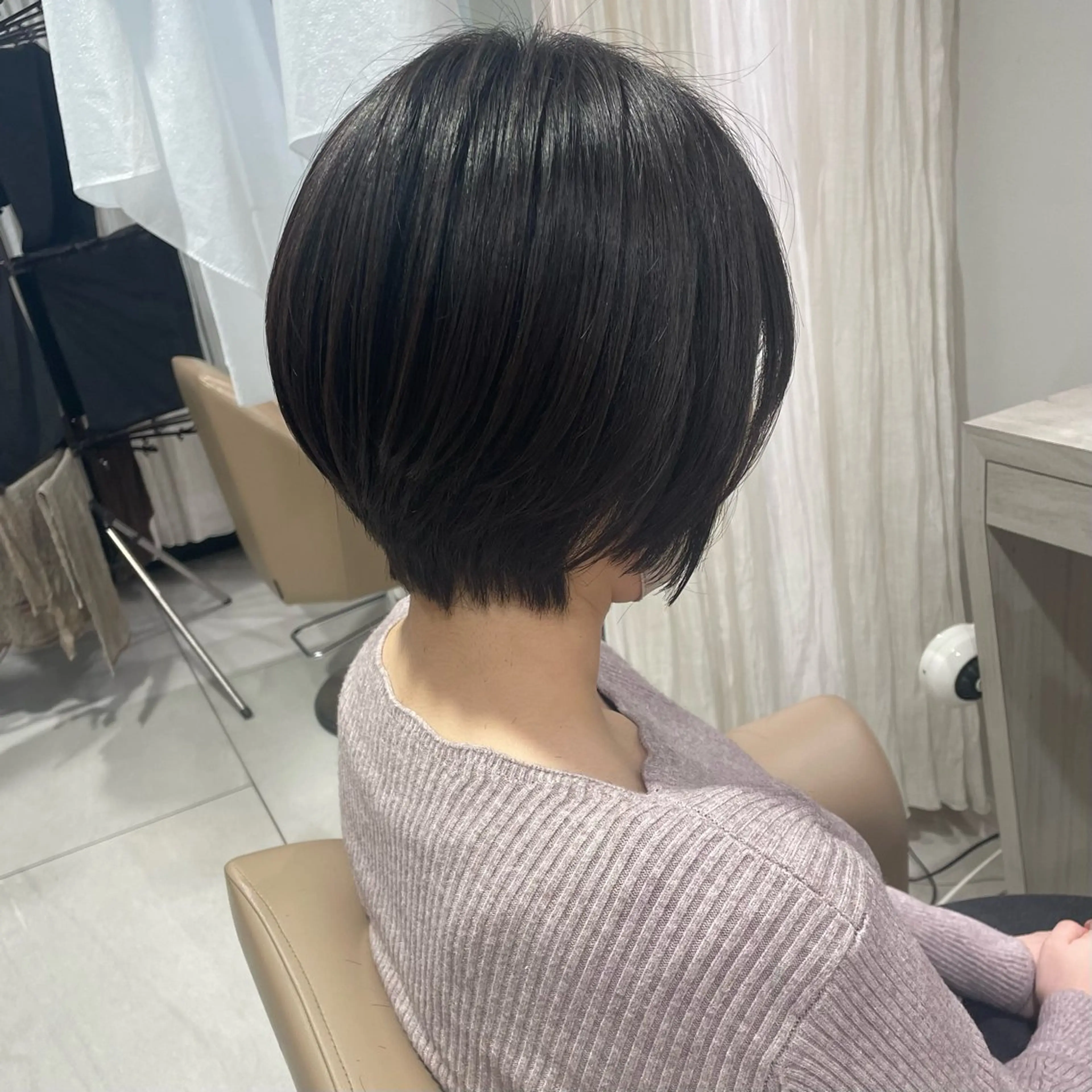 ショート ハッシュカット 暖色カラー/伊藤菜月のヘアスタイル