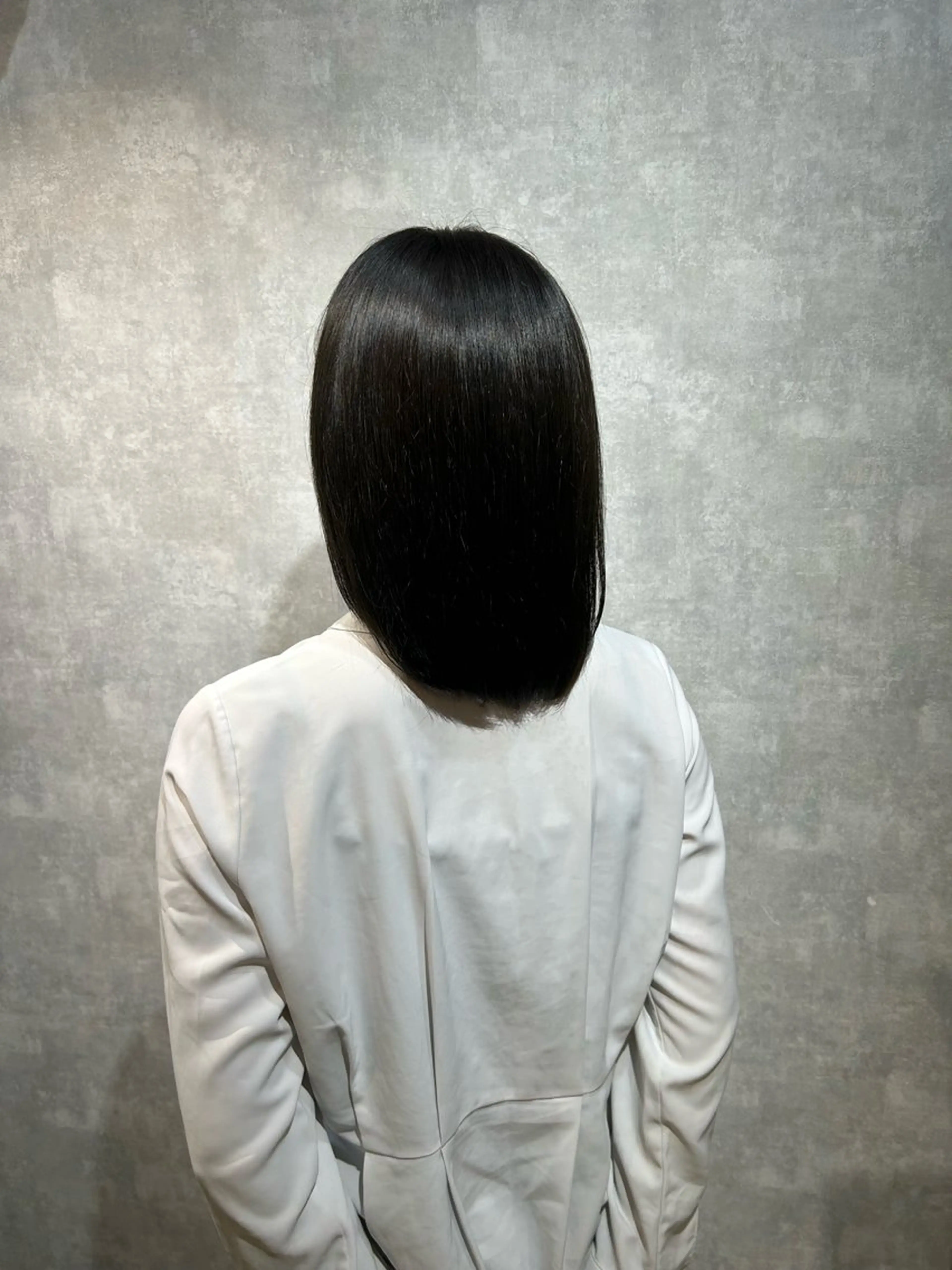 ミディアム カラー 𝐒𝐇𝐔𝐑𝐈 🦋艶カラー🦋のヘアスタイル