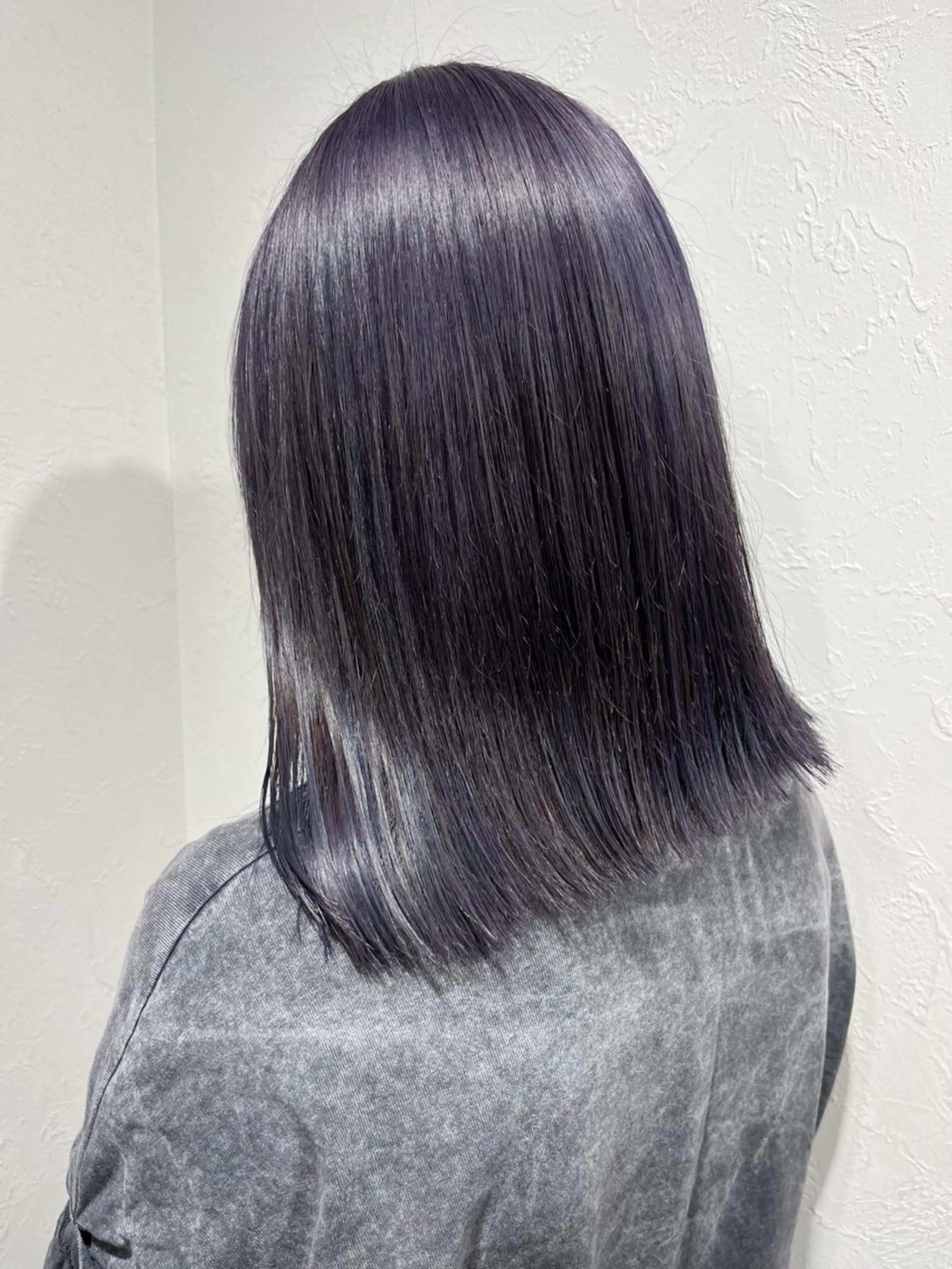 セミロング カラー ラベンダーカラー シルバー ヘアカラー 韓国ヘア🇰🇷 HINAのマツエク・マツパデザイン