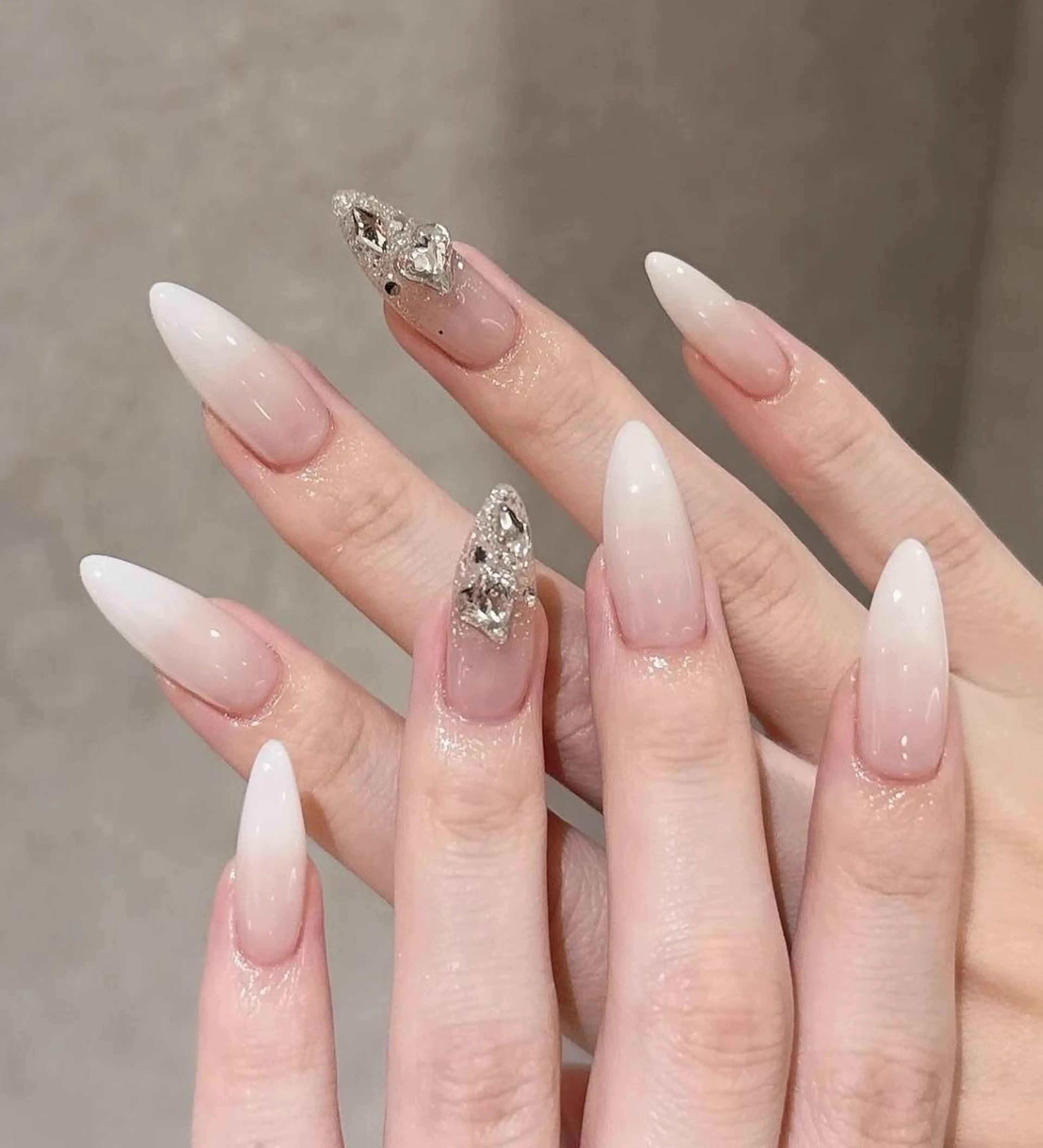 ネイル 長さ出し フレンチネイル グラデーション 卒業式 マグネットネイル ハンドネイル MIHANA NAILのネイルデザイン